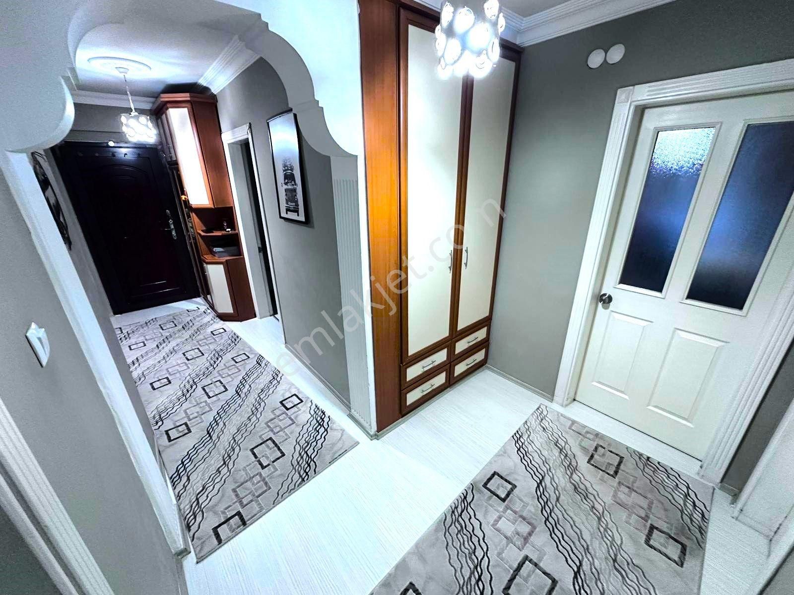 ꧁ay Emlaktan꧂akçay Merkezde Denize Yakın Ön Cephe Ayrı Mutfak Çift Balkon Satılık 3+1 Tasarım Daire - Görsel 13