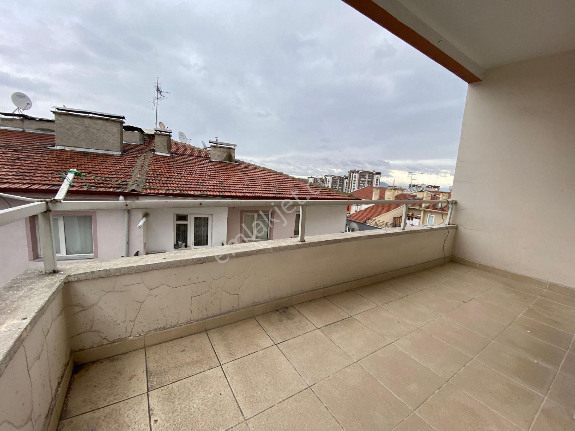 Pınarbaşı Mah Aile Yaşam Merkezi Karşısı Sanatoryum Cadde Üzeri Orta Kat Güney Cephe - Görsel 12