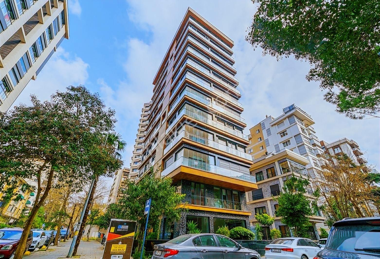 Mutluol Proje'den Suadiye Sahilde Satılık 6+2 Dubleks Daire - Görsel 2