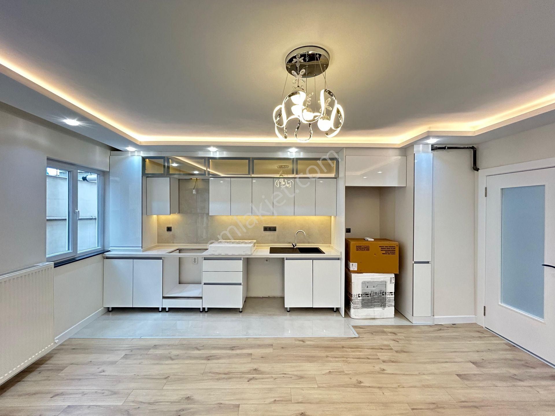 Taner'den Sokullu Caddesinde 3+1 Balkonlu Kombili Yüksek Giriş - Görsel 3