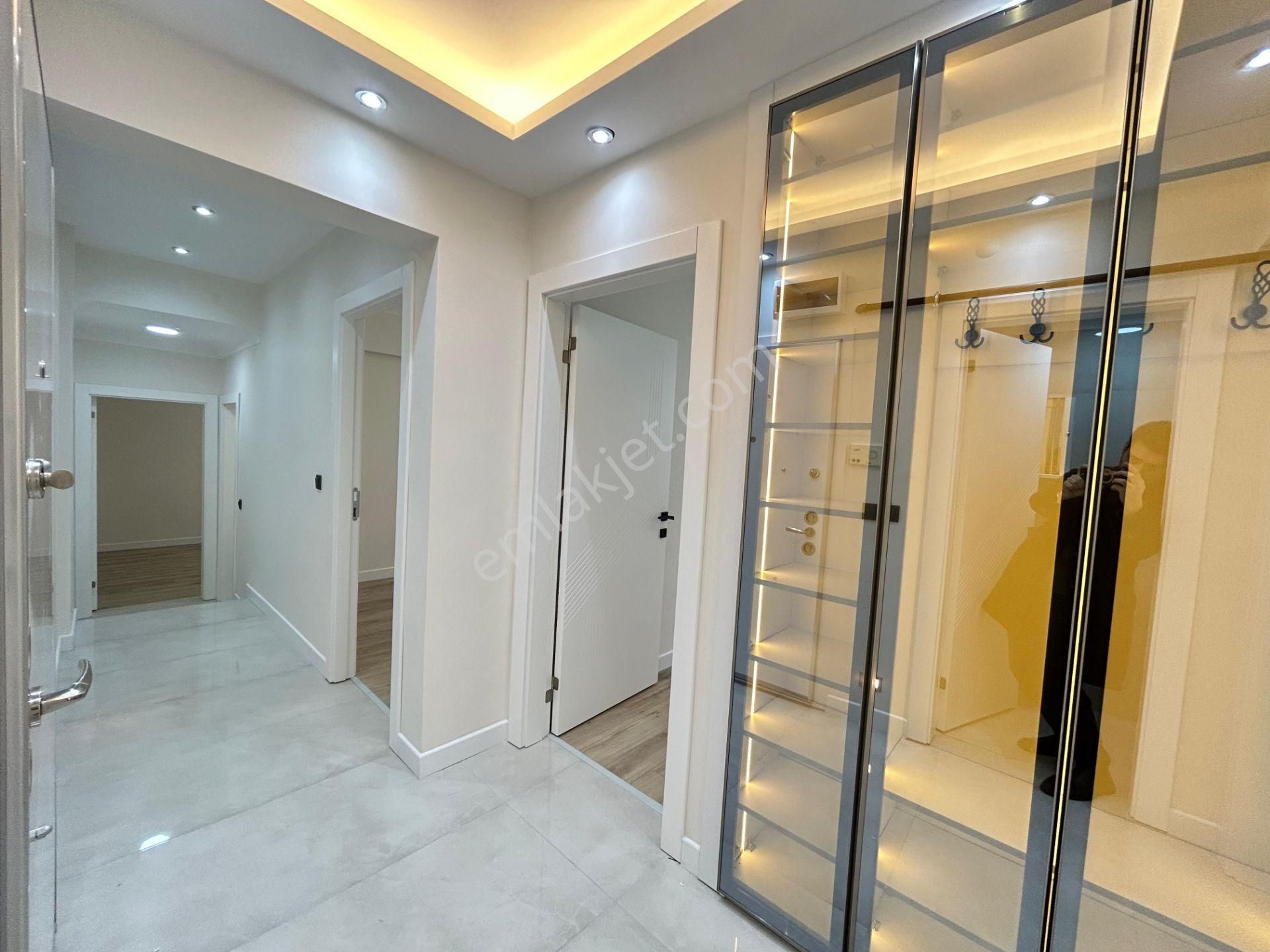 Taner'den Sokullu Caddesinde 3+1 Balkonlu Kombili Yüksek Giriş - Görsel 5