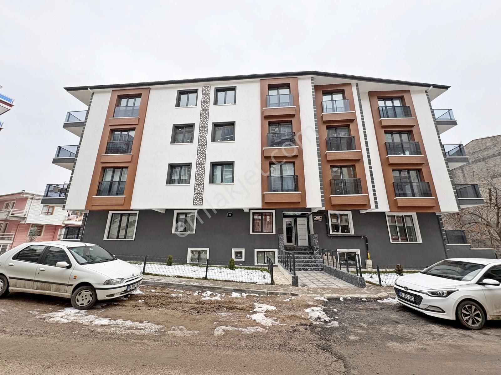 3+1 1.kat Geniş Ayvalı Seval Caddesi Paraleli Oturuma Hazır