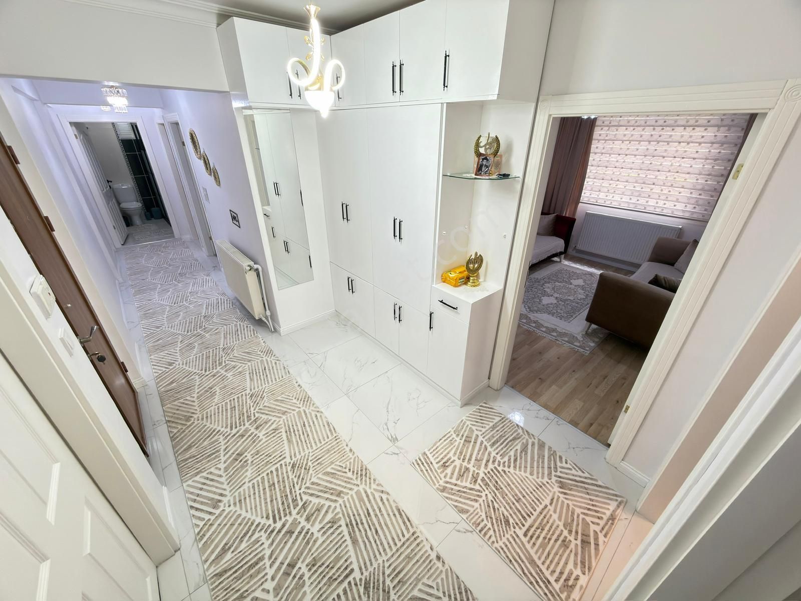 Kariyer'den Çambaşı Cad. Paraleli Asansörlü Lüx Yapılı Giriş 3+1 - Görsel 11