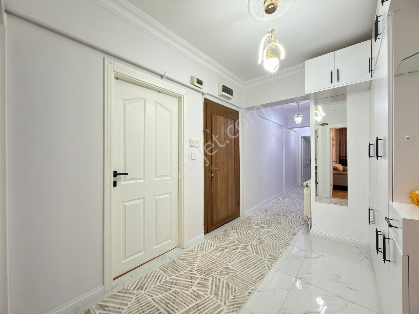 Kariyer'den Çambaşı Cad. Paraleli Asansörlü Lüx Yapılı Giriş 3+1 - Görsel 10