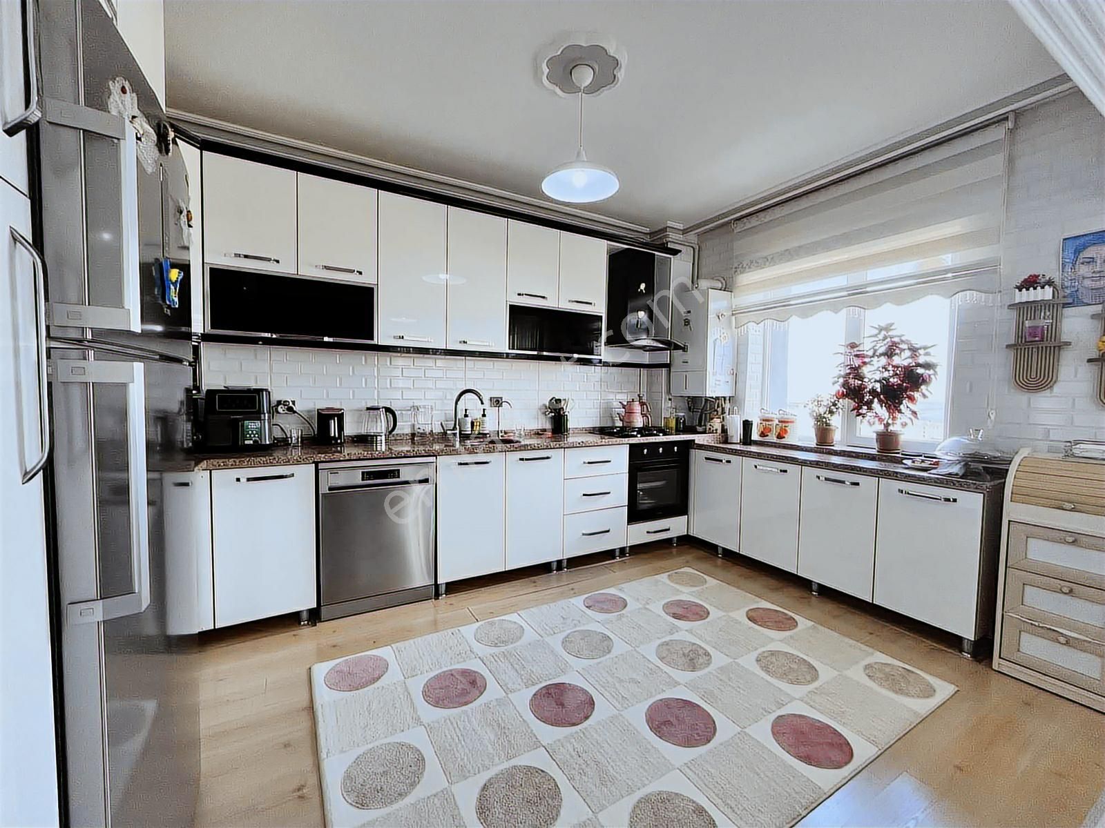 Şehitlik Mahallesi Satılık 4+1 Fırsat Daire - Görsel 21