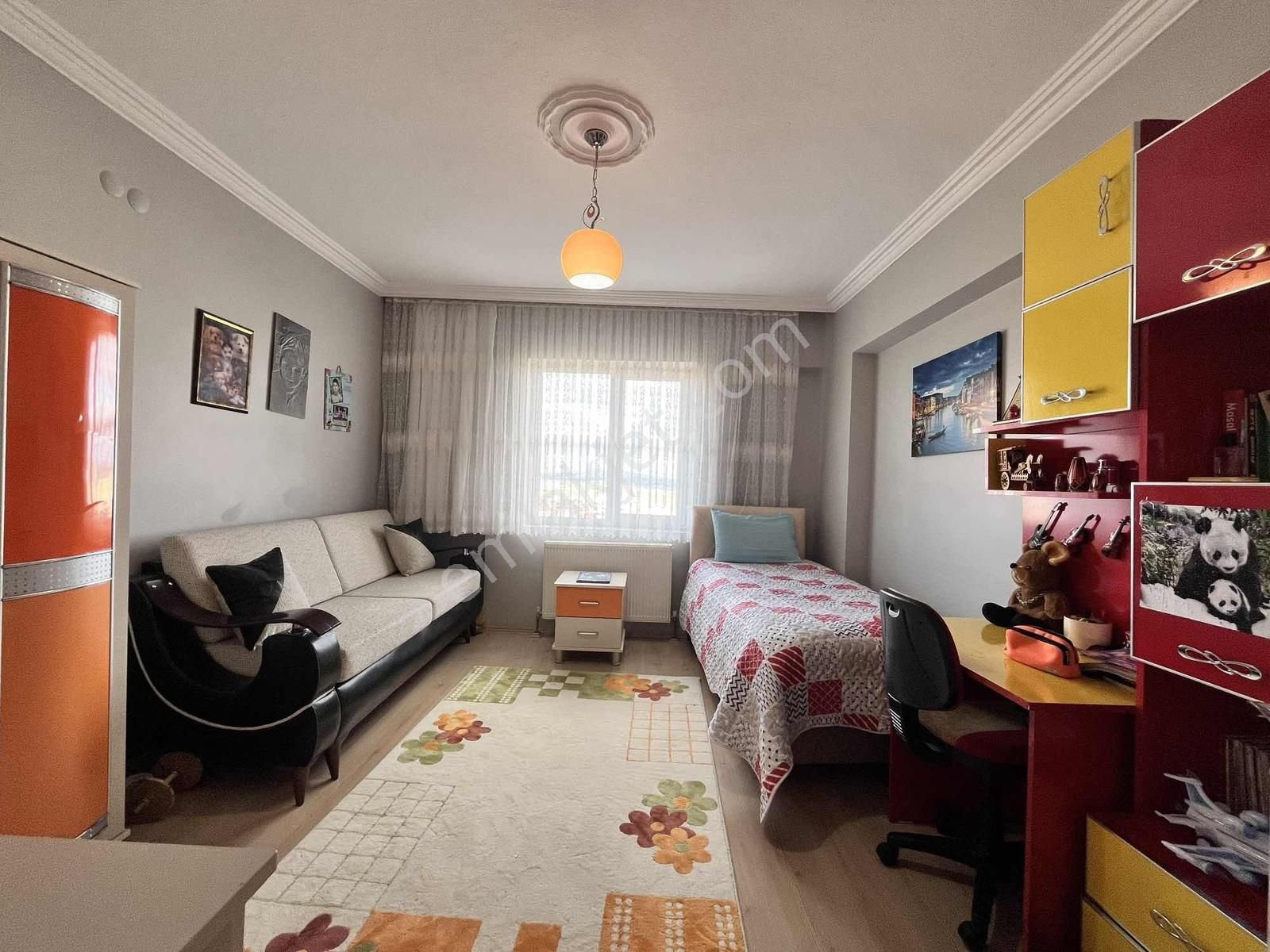 Şehitlik Mahallesi Satılık 4+1 Fırsat Daire - Görsel 3