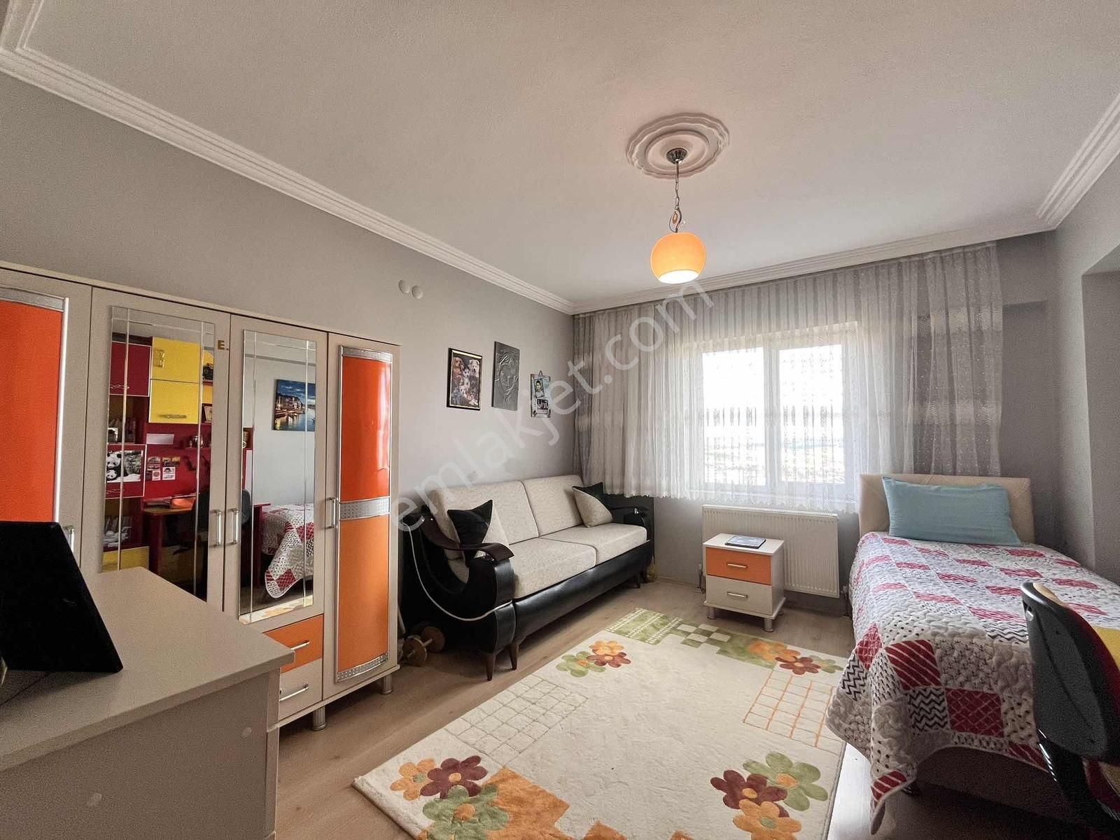 Şehitlik Mahallesi Satılık 4+1 Fırsat Daire - Görsel 4