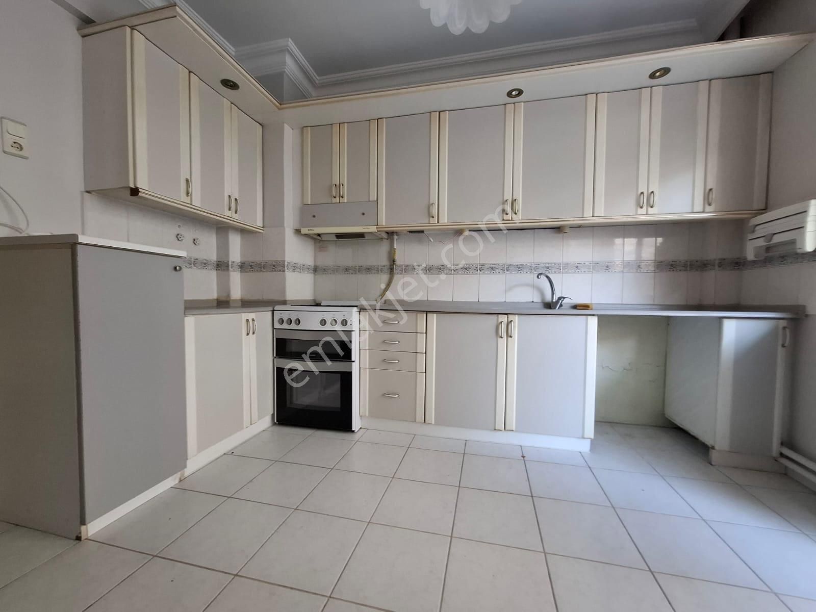 Furkan Emlaktan Bahçelievler Mah 3+1 2.kat 130 M2 Çift Balkonlu Asansörlü Arakat Fırsat Daire - Görsel 2