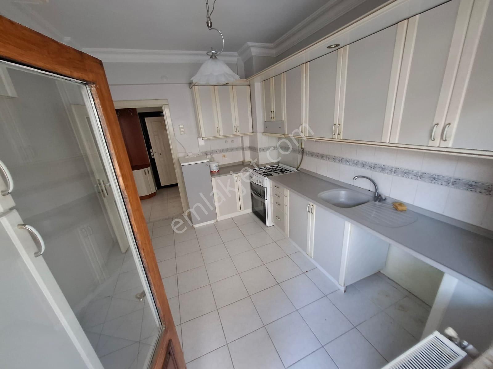 Furkan Emlaktan Bahçelievler Mah 3+1 2.kat 130 M2 Çift Balkonlu Asansörlü Arakat Fırsat Daire