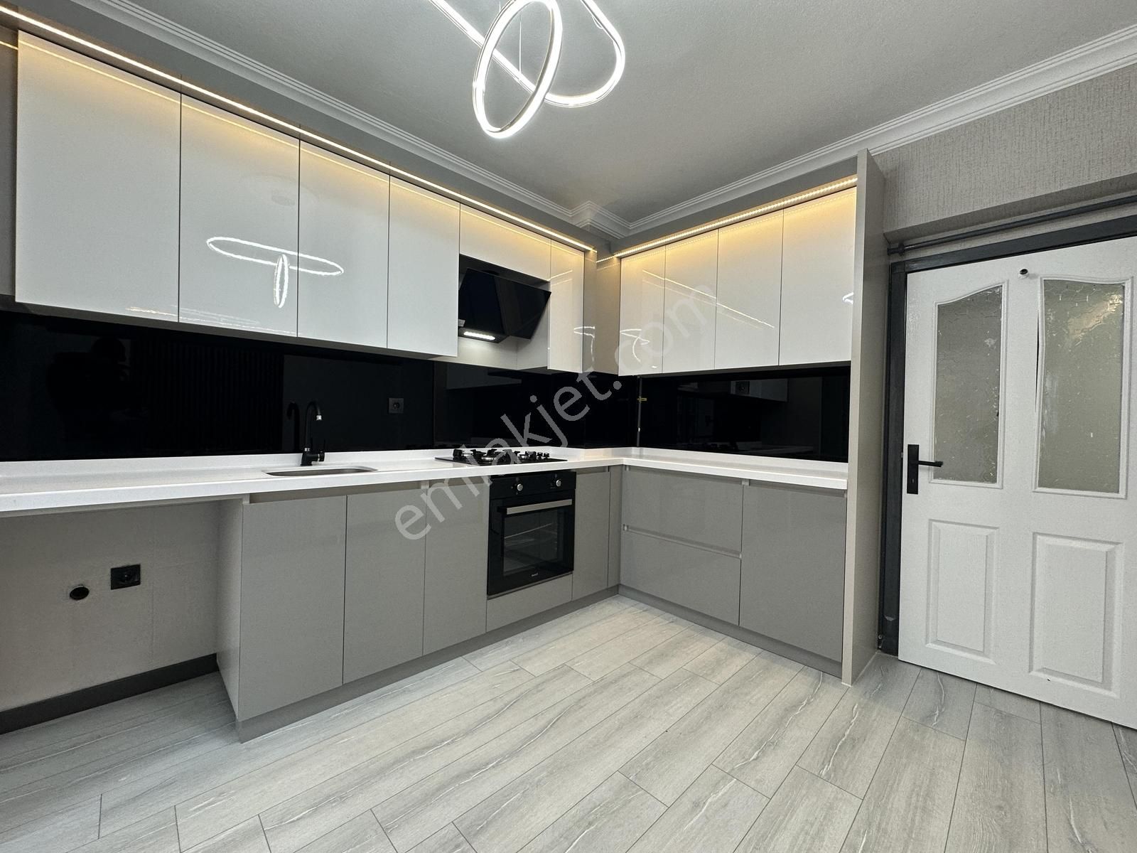 Bakırhan Emlak'tan Lüks Yapıda Merkezi Konumda 3+1 Kupon Daire █ - Görsel 6