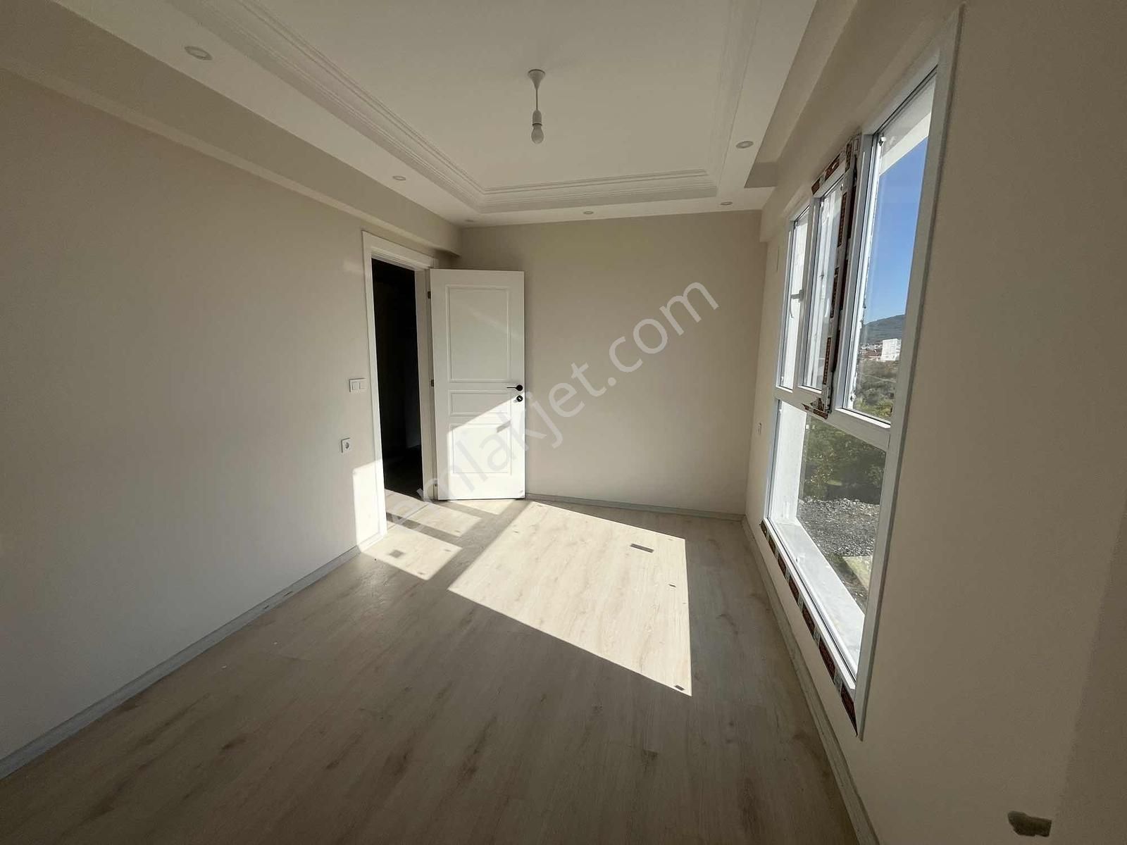 Havuzlu Satılık 2+1 Daire - Görsel 16