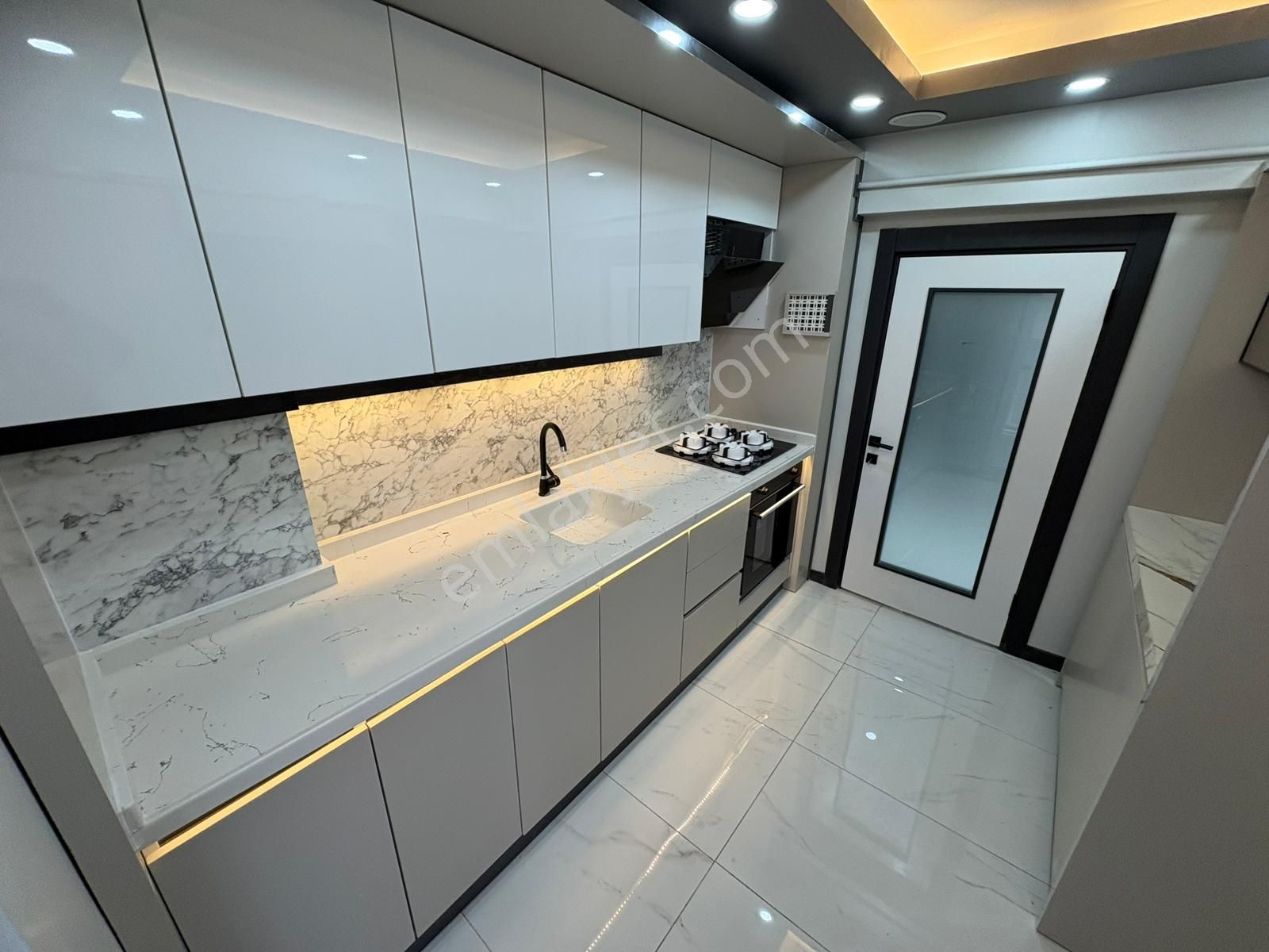 Sym'den Atatürk Mh Kat K. Merkeze Yakın Ful Yapılı 2+1daire!