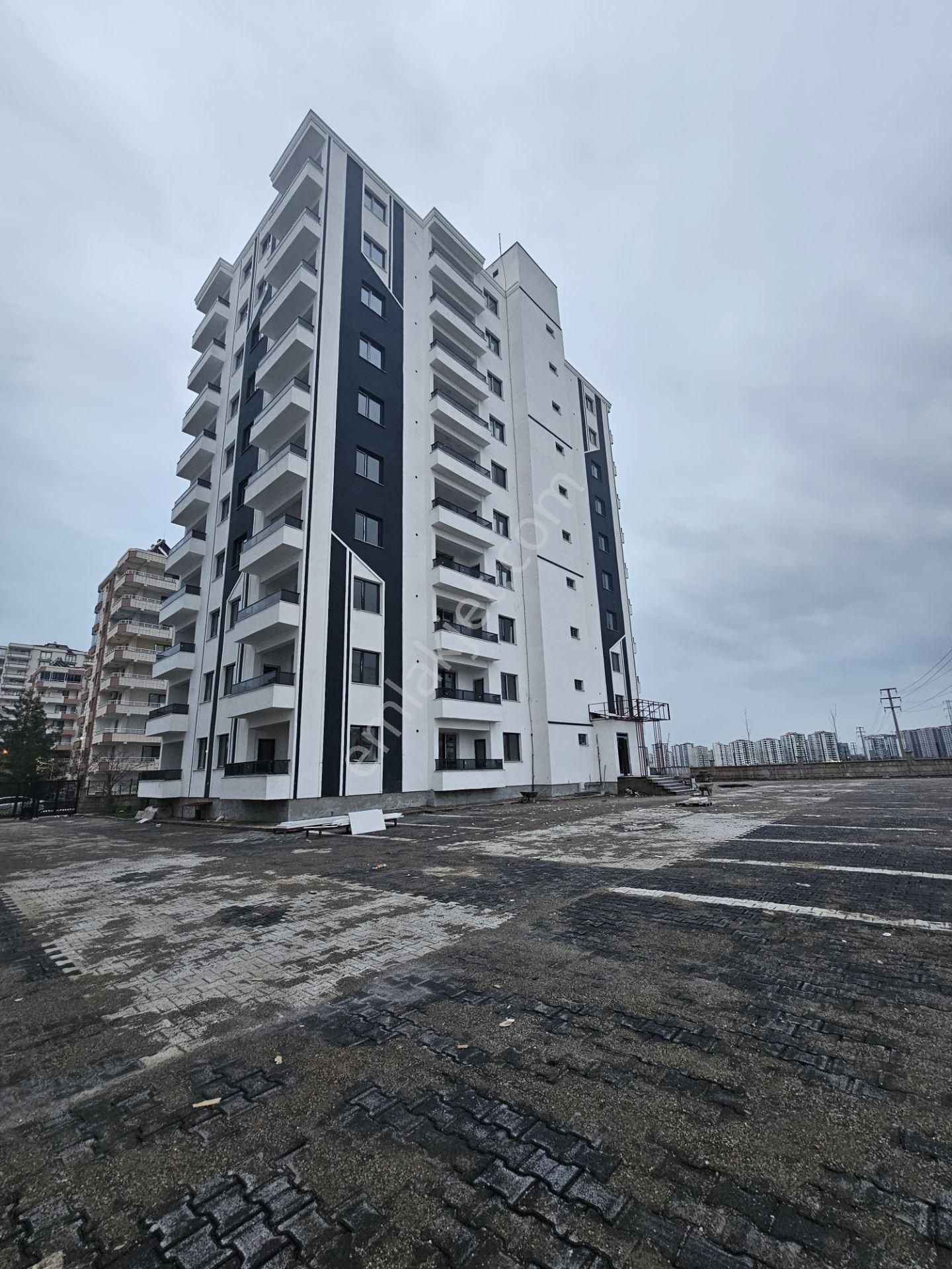 Uçkuyularda Satılık Fırsat 1+1 Ara Kat Daire - Görsel 2