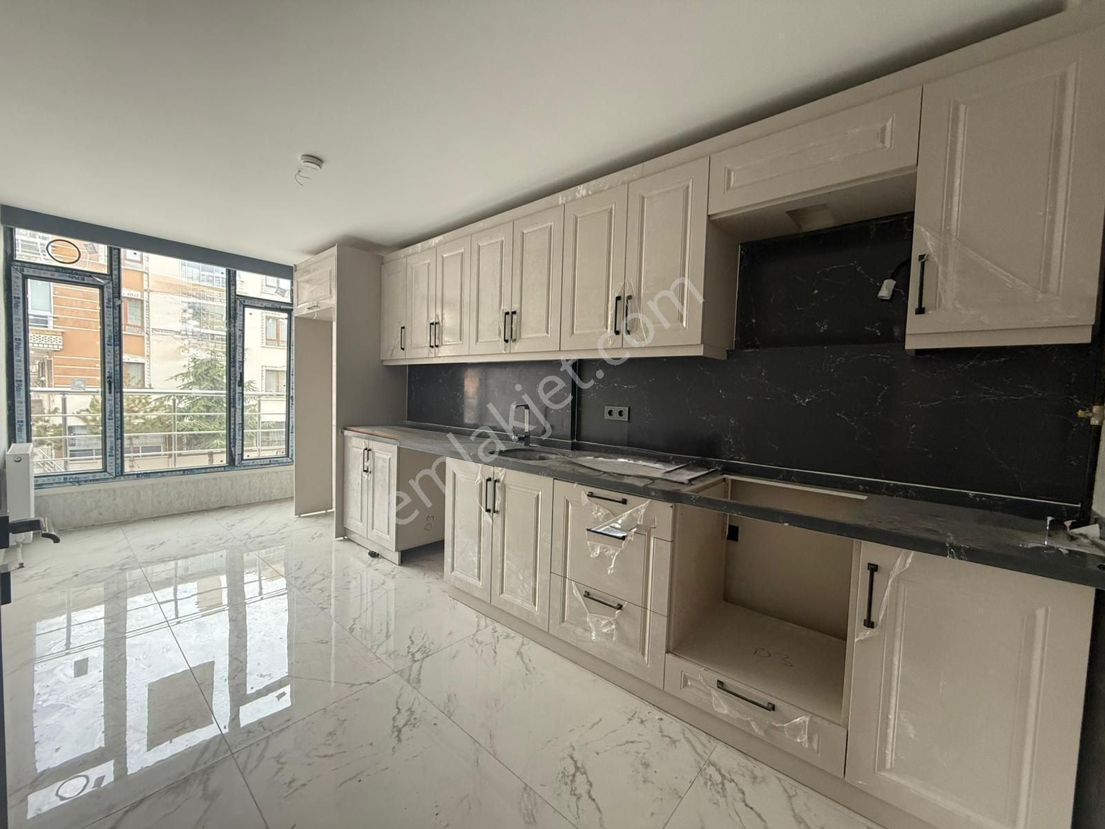 Sanatoryum Eğitim Araştırma Has. Yakını Sıfır Bina 2+1 Ön Cephe 1.kat Fırsat - Görsel 2