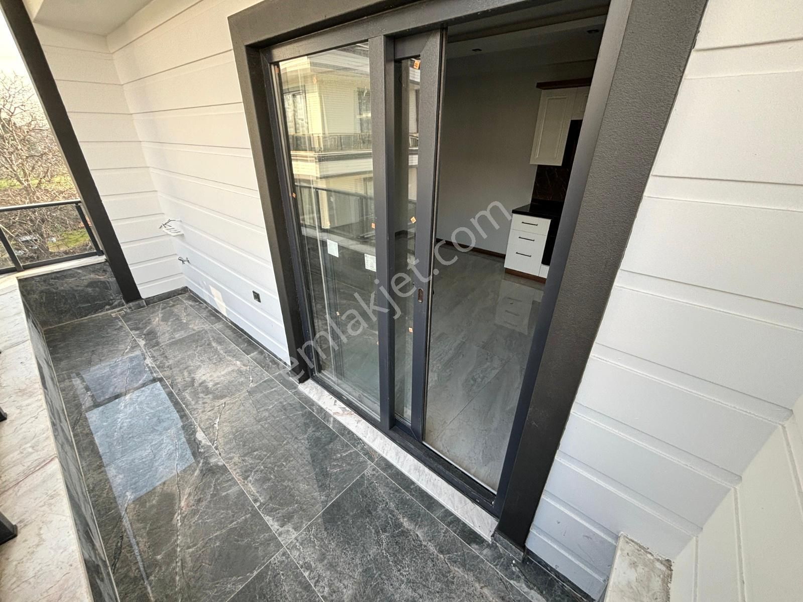 🏡referans'tan Akçay'da Hayalleri Süsleyen Modern Tasarımlı Çift Balkonlu 1+1 Daire - Görsel 9