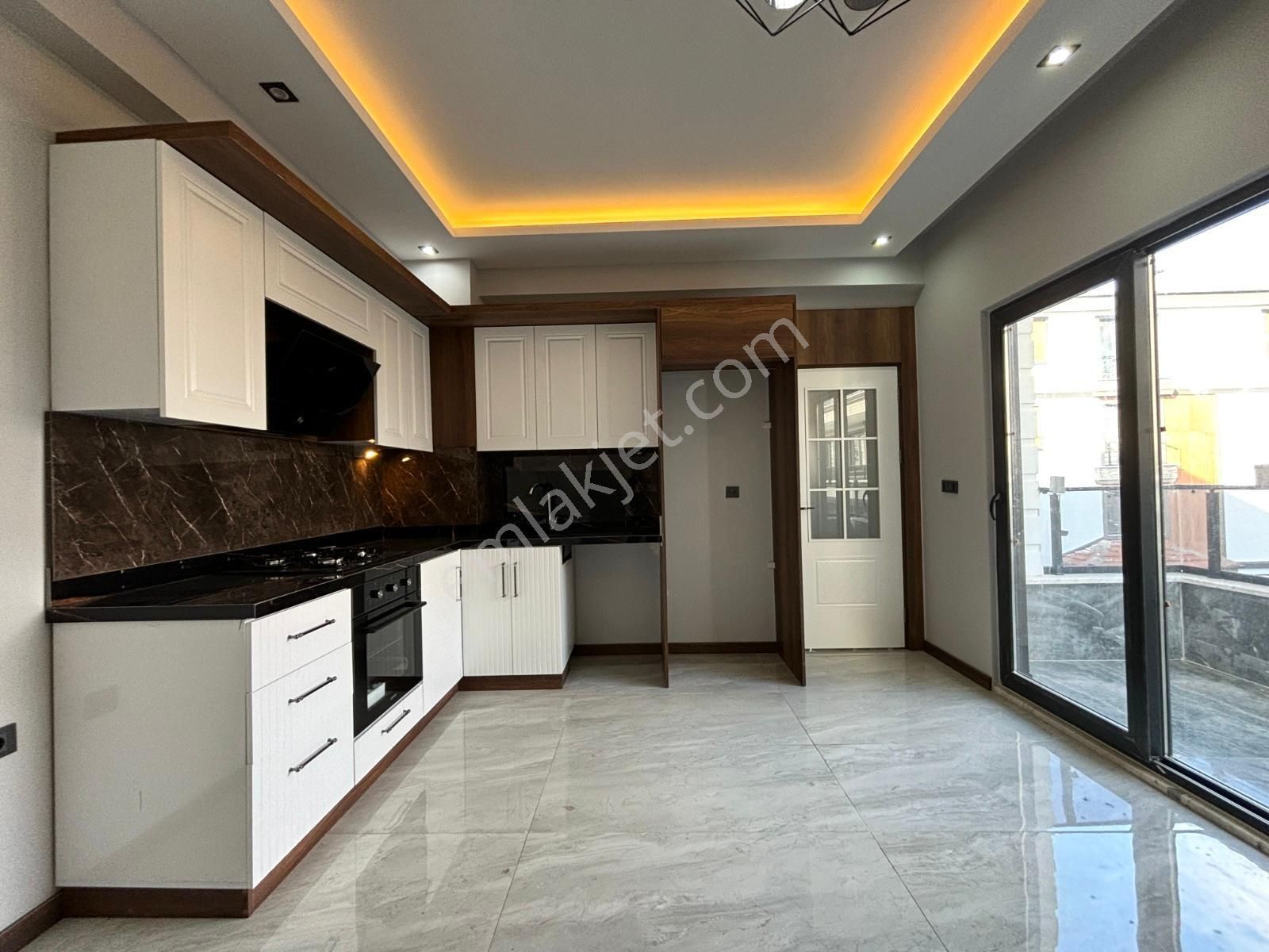 🏡referans'tan Akçay'da Hayalleri Süsleyen Modern Tasarımlı Çift Balkonlu 1+1 Daire
