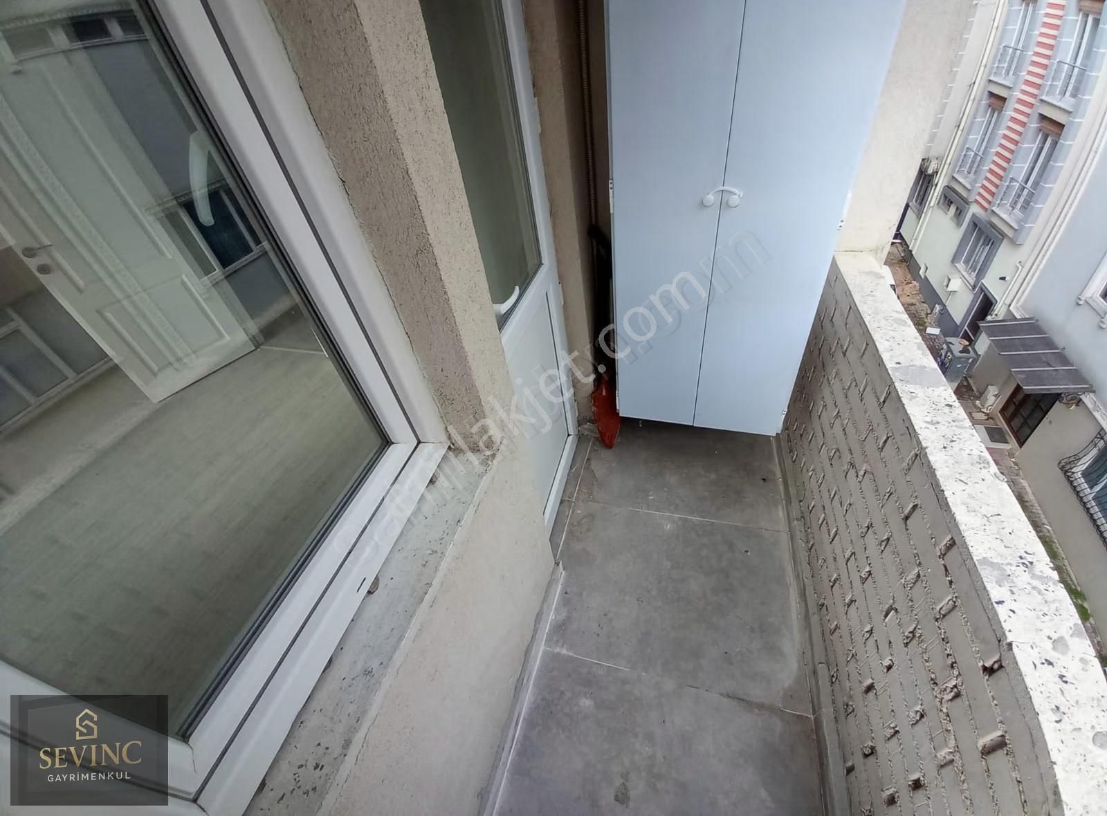 Sevinç'ten Full Tadilatlı Çarşı Merkeze Yakın 2+0 Satılık Daire - Görsel 7