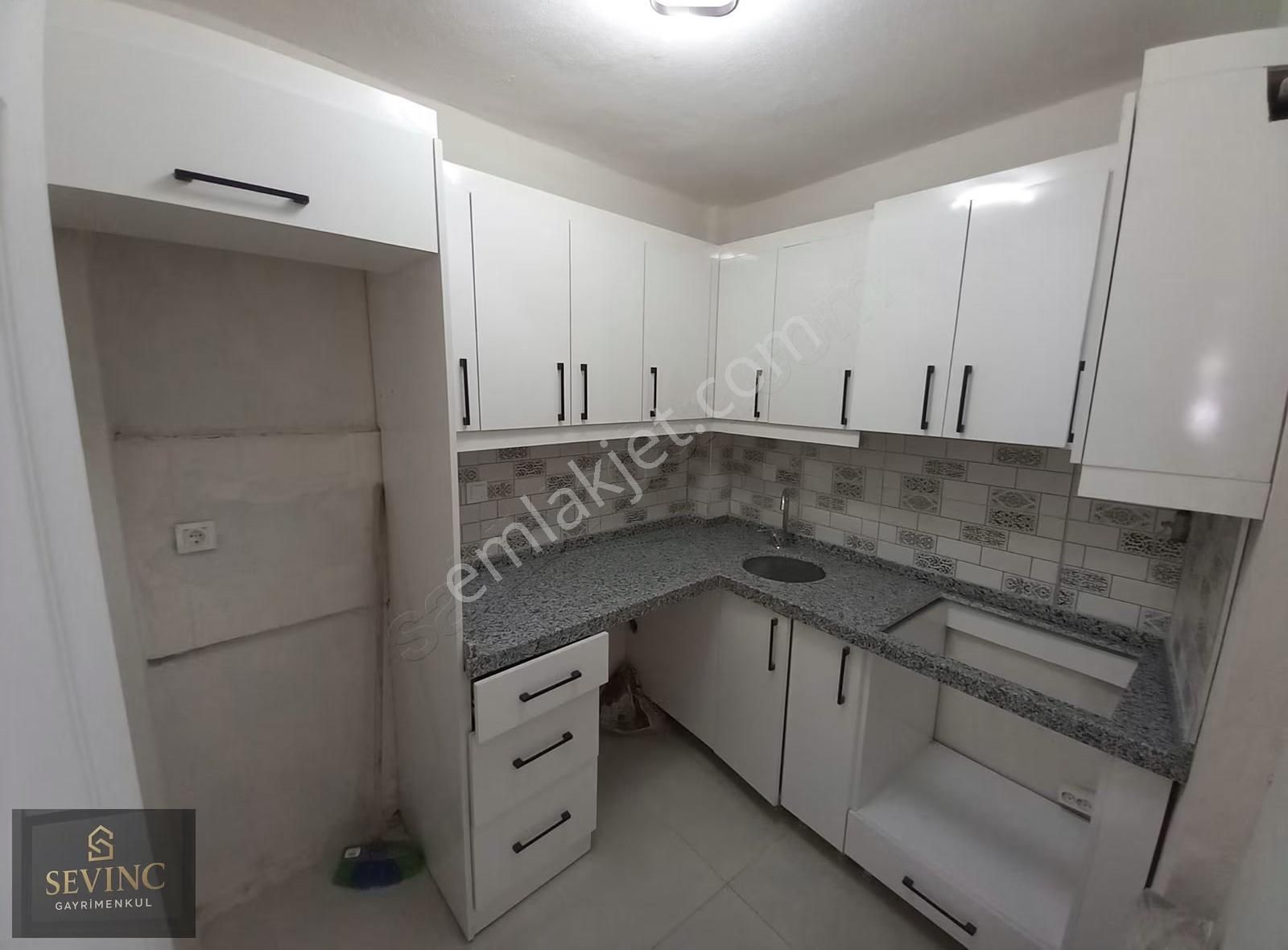 Sevinç'ten Full Tadilatlı Çarşı Merkeze Yakın 2+0 Satılık Daire - Görsel 24