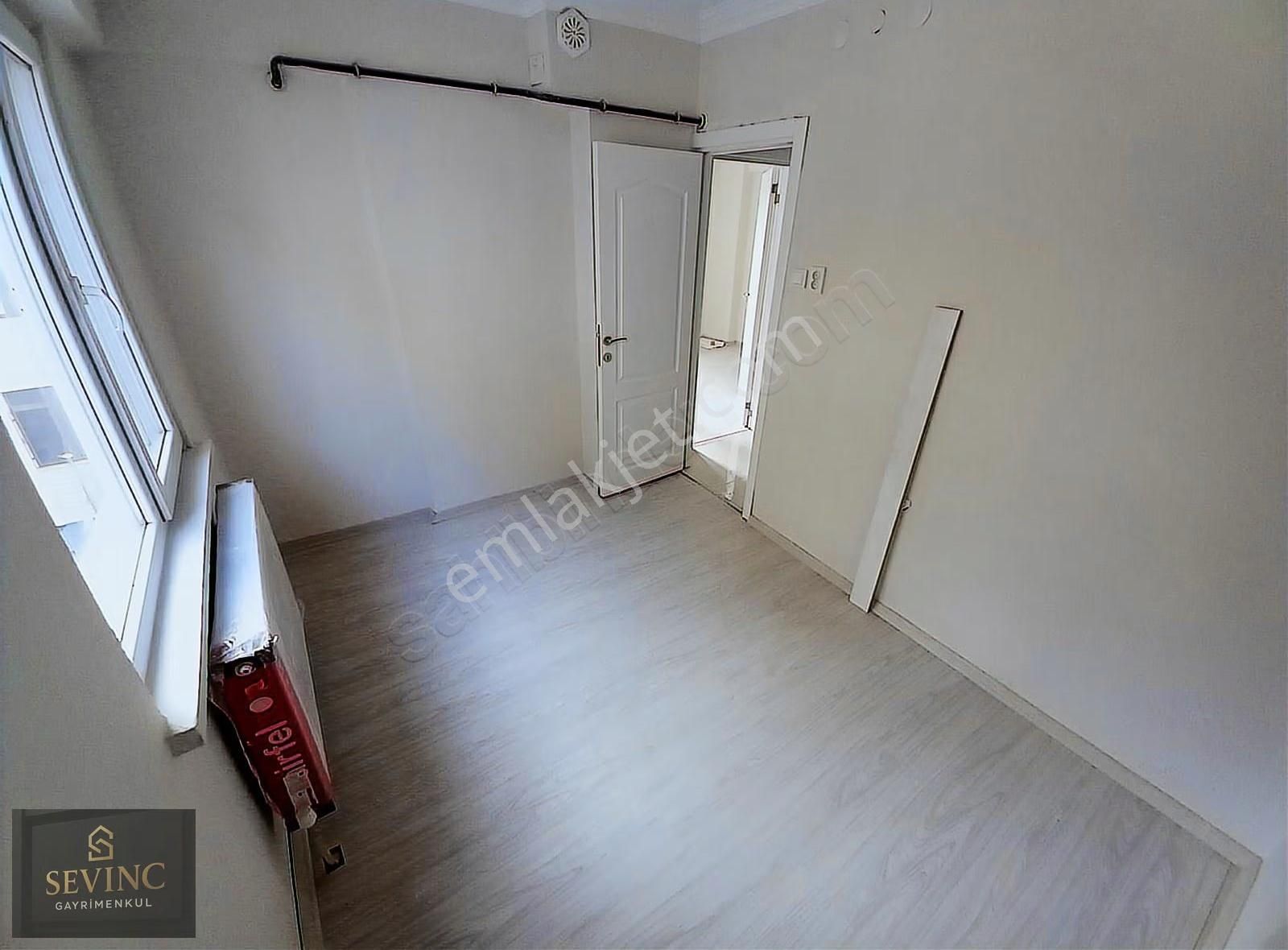 Sevinç'ten Full Tadilatlı Çarşı Merkeze Yakın 2+0 Satılık Daire - Görsel 3