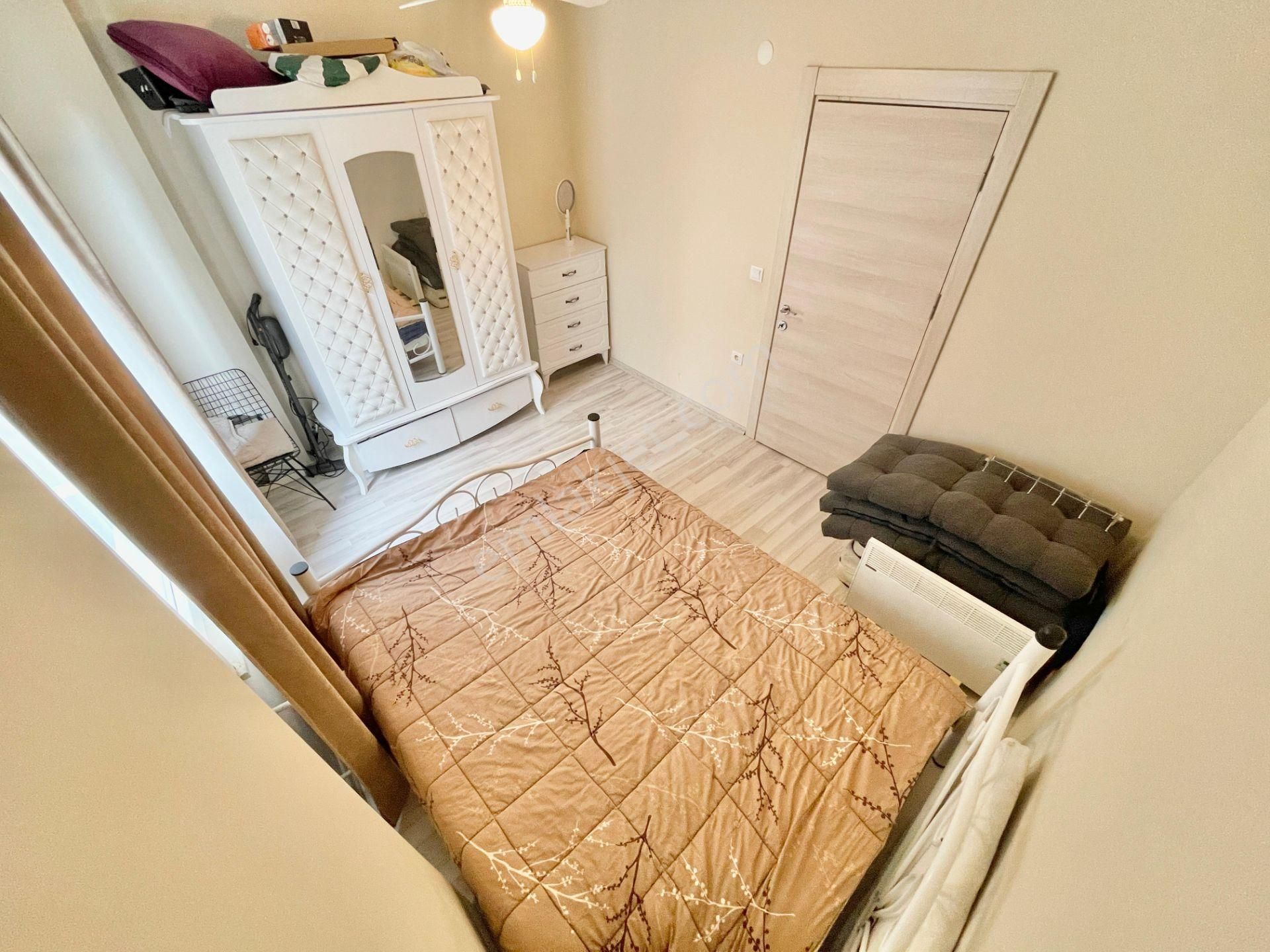 Berkay Demirel'den Altınkumda Ara Kat Geniş Kullanımlı 1+1 Daire - Görsel 32