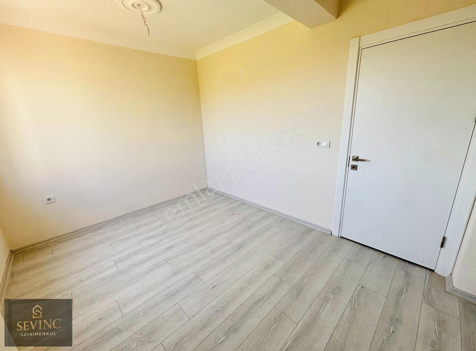 Sevinç'ten Yeni Mahallede Kapalı Otoparklı Asansörlü 1+1 Kiralık - Görsel 25