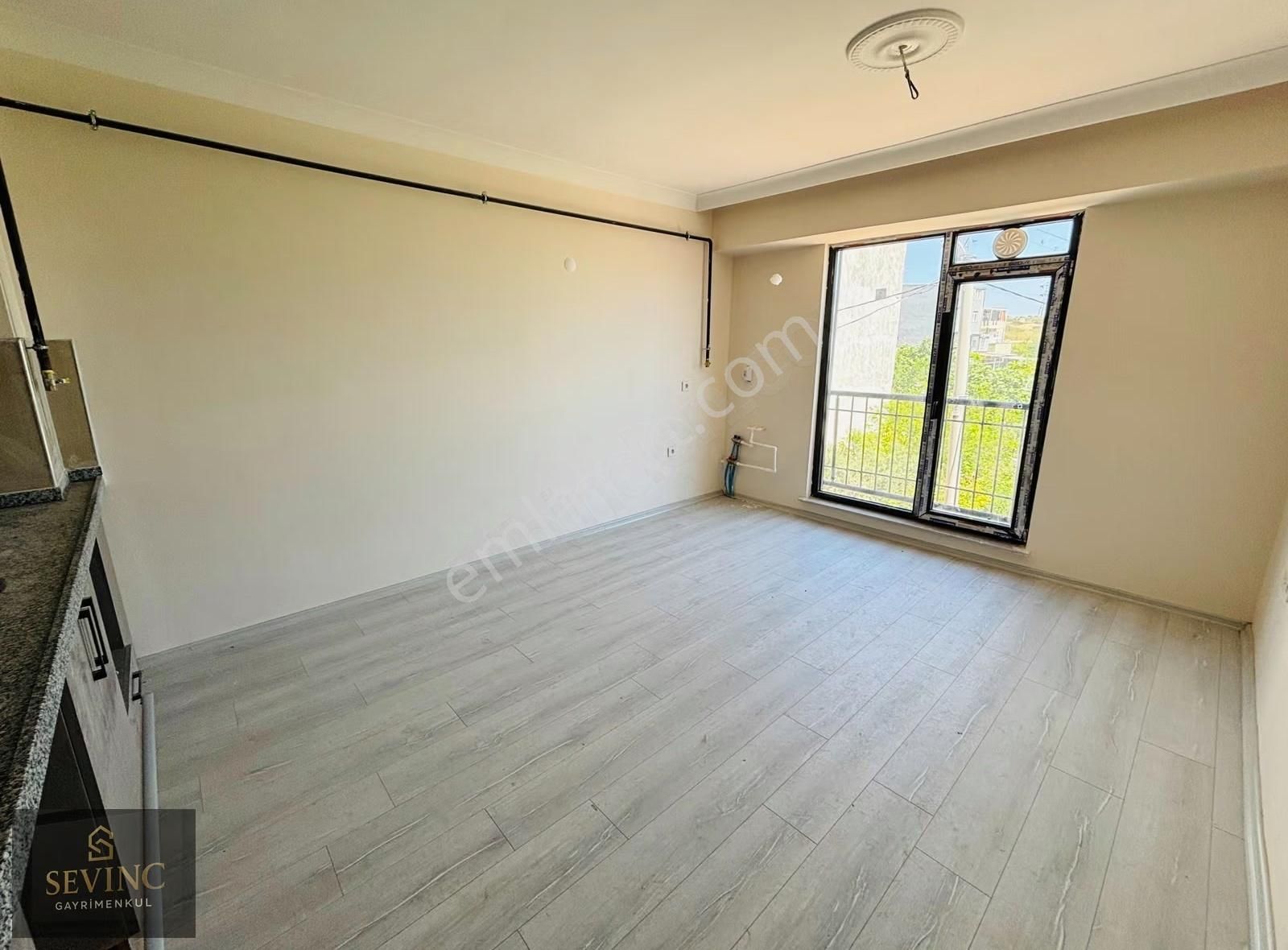 Sevinç'ten Yeni Mahallede Kapalı Otoparklı Asansörlü 1+1 Kiralık - Görsel 2