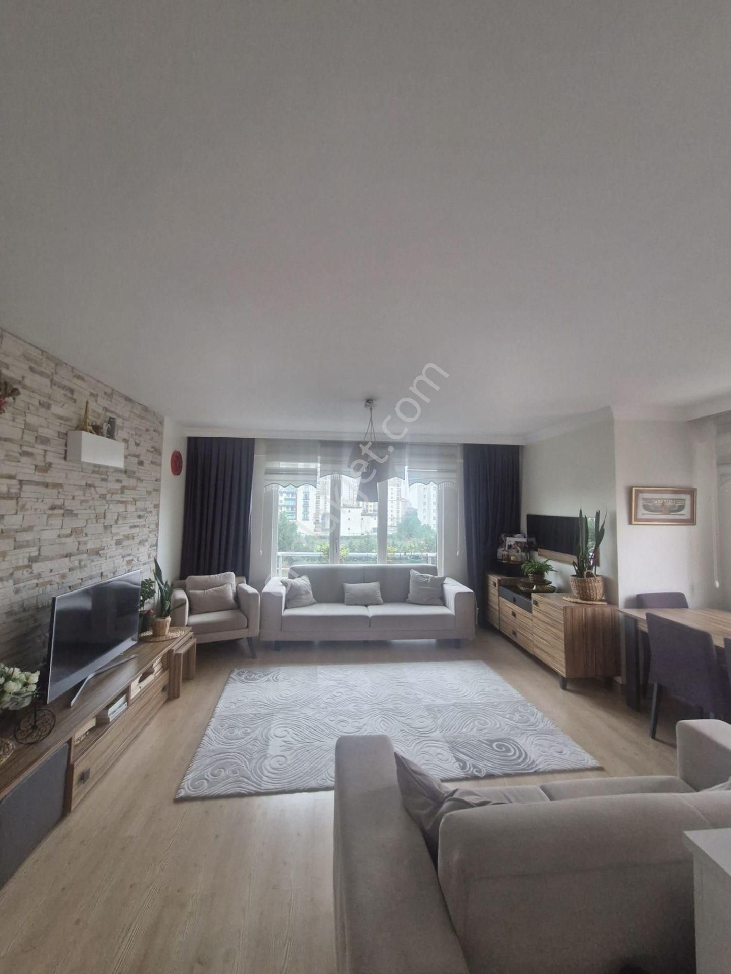 Gümüşpınar Mah Havuzlu-güvenlikli Site İçi 2+1 İskanlı Lüks Daire