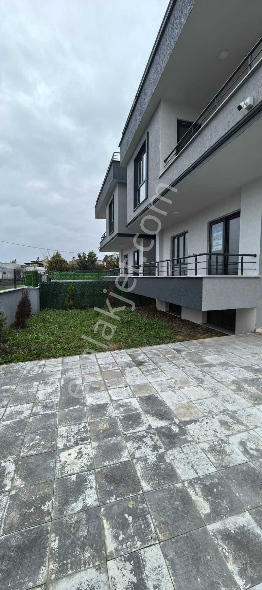 Yenice Sahile 330 Mt Mesafede 4+1+ Kiler Sıfır İskanlı Villa - Görsel 5