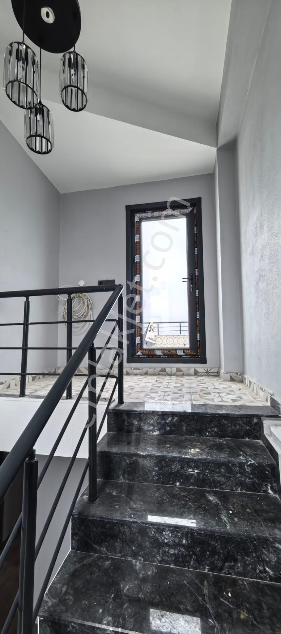 Yenice Sahile 330 Mt Mesafede 4+1+ Kiler Sıfır İskanlı Villa - Görsel 22