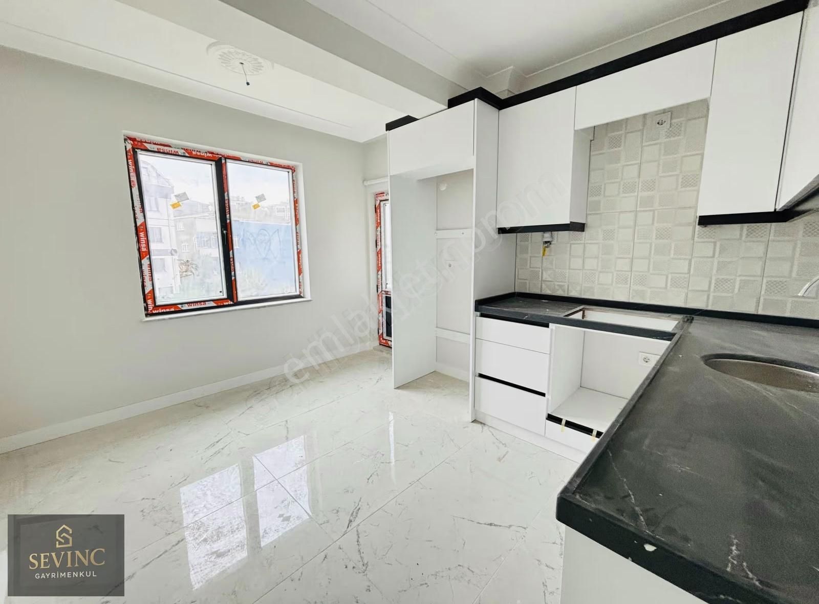 Sevinç'ten Yeni Mahalle'de Çift Cephe 2+1 100 M² Satılık 0 Daire