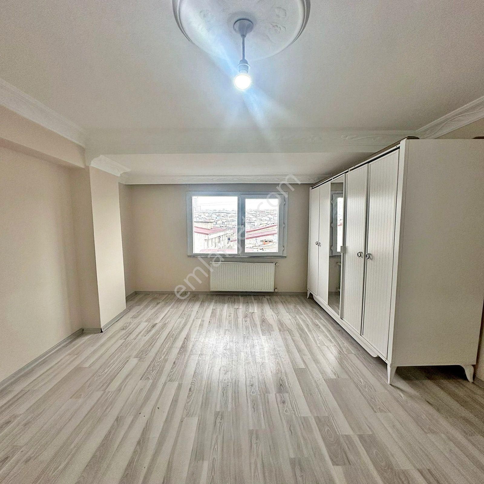 Pınar Mahallesinde İskanlı Ve Krediye Uygun Satılık Balkonlu Ara Kat Daire - Görsel 4