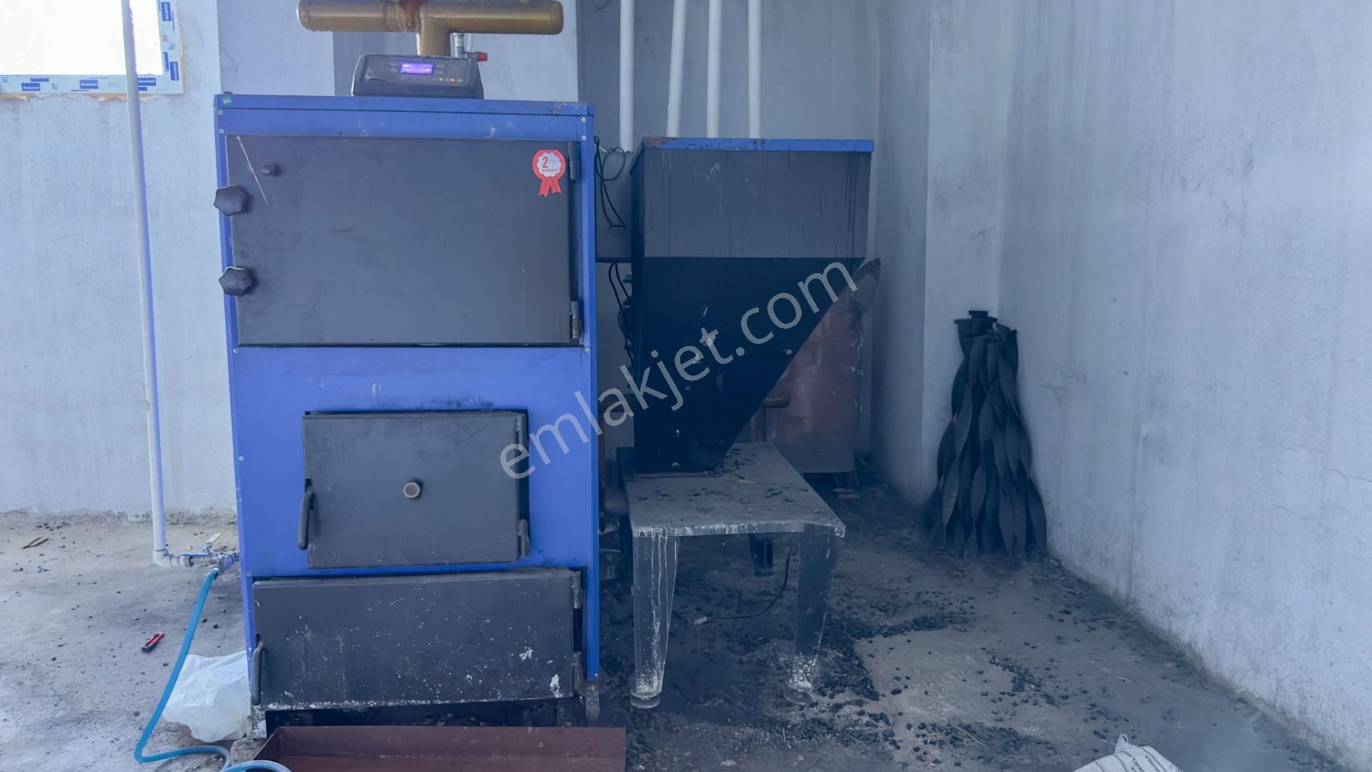 No:10 Gayrimenkul’den | Merkezi Konumda, Cadde Üstü, Oturmuş Site İçerisinde En Üst Kat 3+1 (130 M²) - Görsel 8