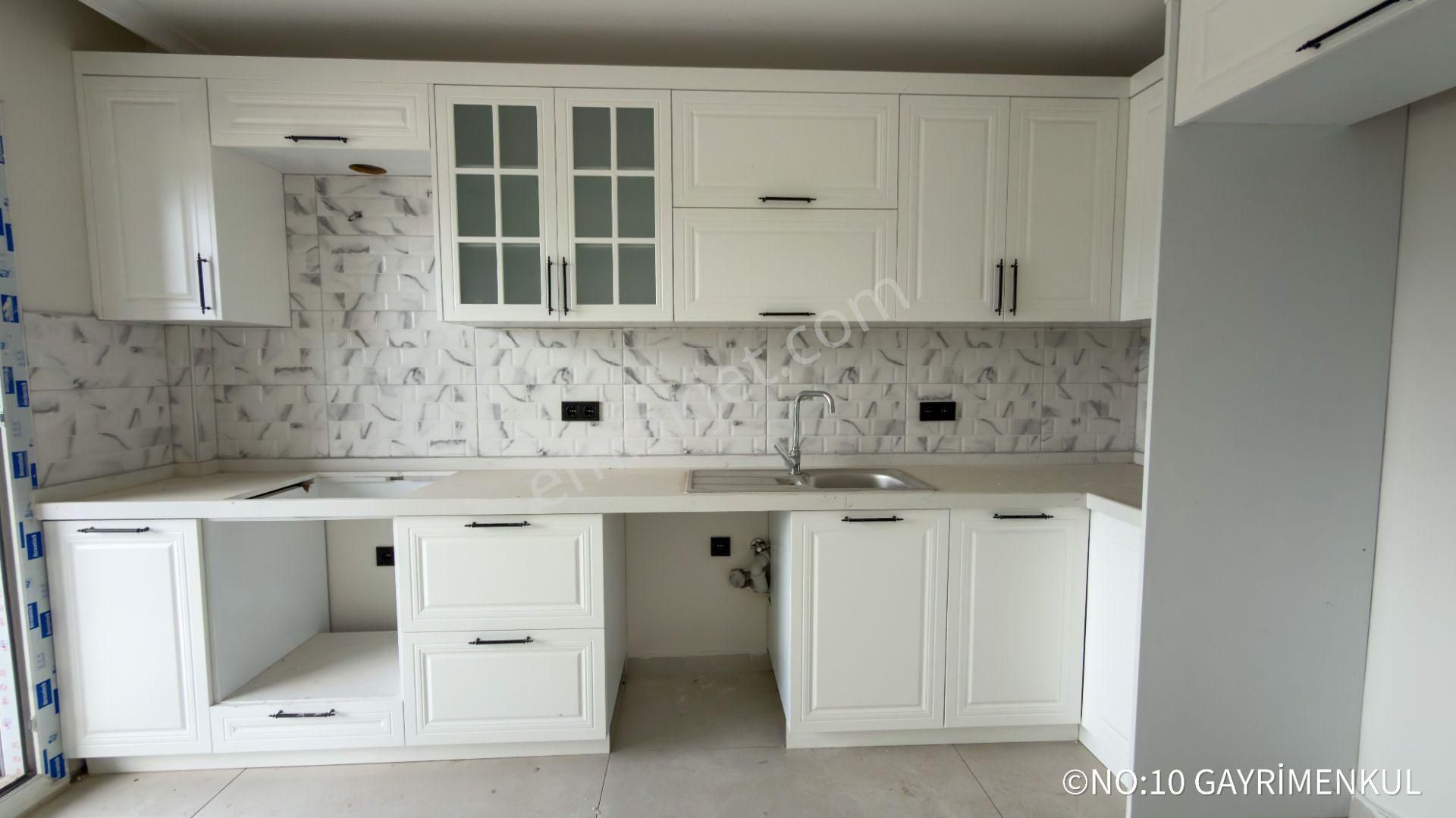 No:10 Gayrimenkul’den | Merkezi Konumda, Cadde Üstü, Oturmuş Site İçerisinde En Üst Kat 3+1 (130 M²) - Görsel 12