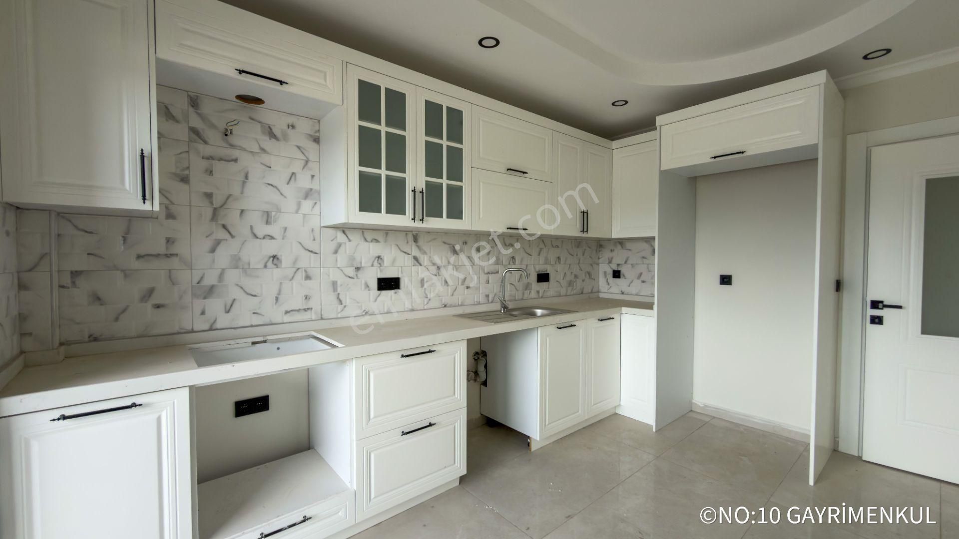 No:10 Gayrimenkul’den | Merkezi Konumda, Cadde Üstü, Oturmuş Site İçerisinde En Üst Kat 3+1 (130 M²) - Görsel 13
