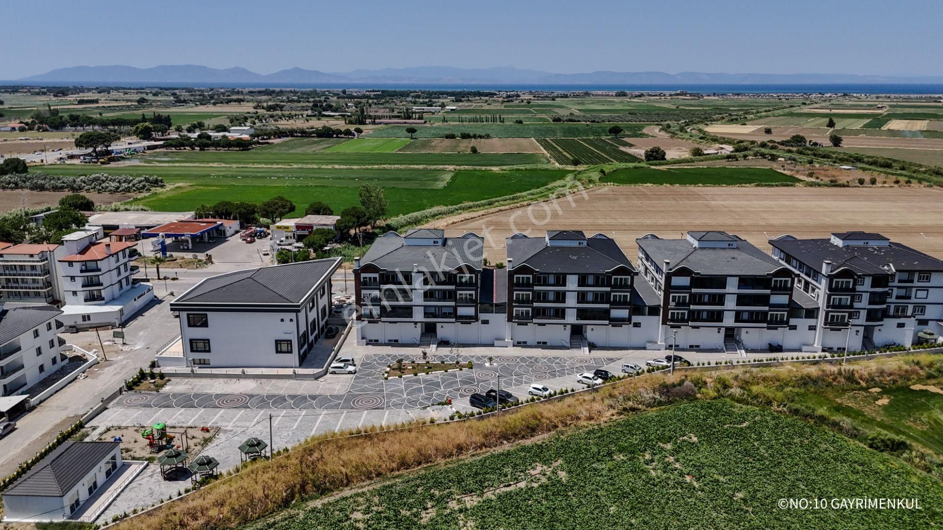 No:10 Gayrimenkul’den | Merkezi Konumda, Cadde Üstü, Oturmuş Site İçerisinde En Üst Kat 3+1 (130 M²) - Görsel 3