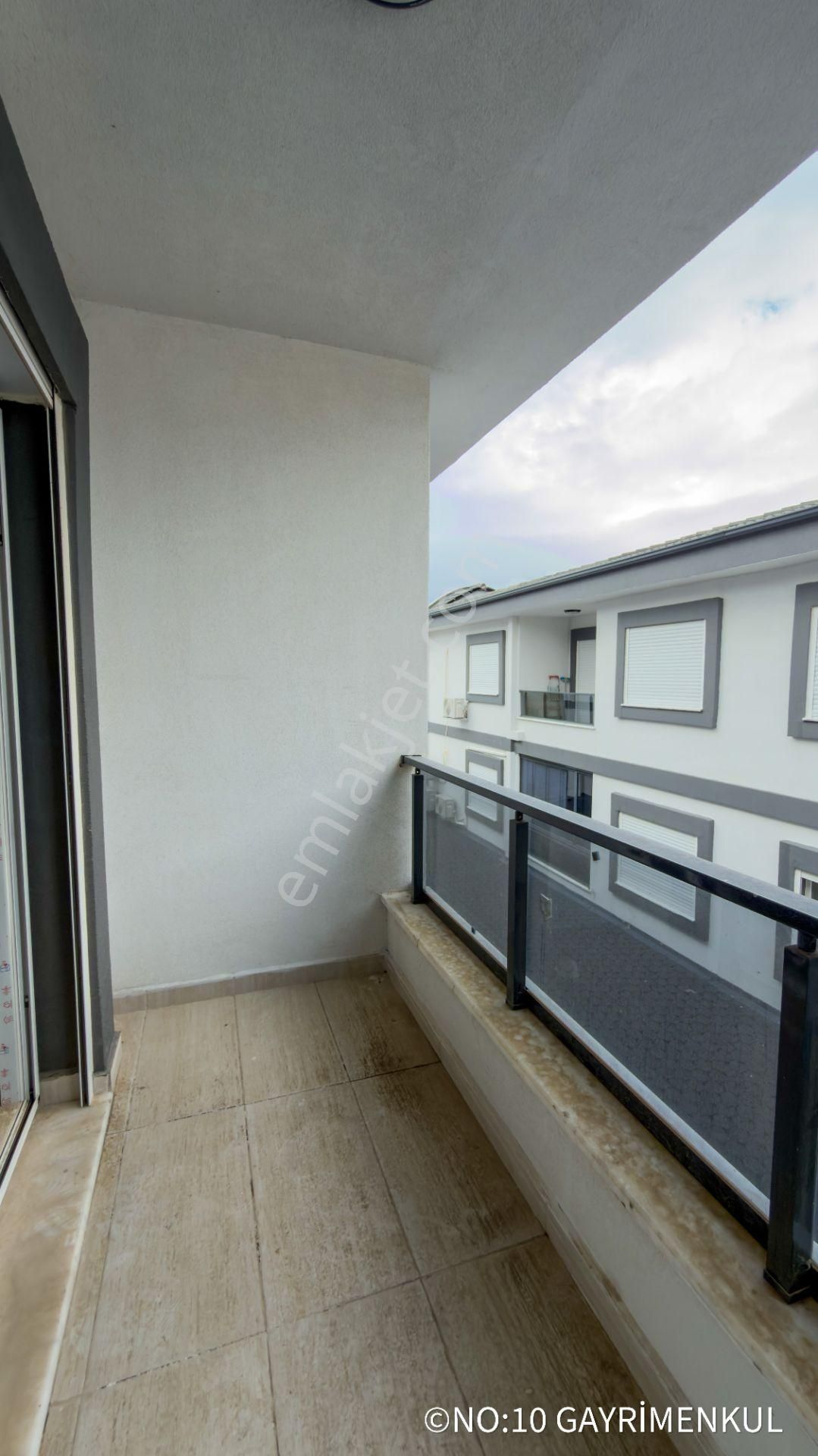 No:10 Gayrimenkul’den | Merkezi Konumda, Cadde Üstü, Oturmuş Site İçerisinde En Üst Kat 3+1 (130 M²) - Görsel 24