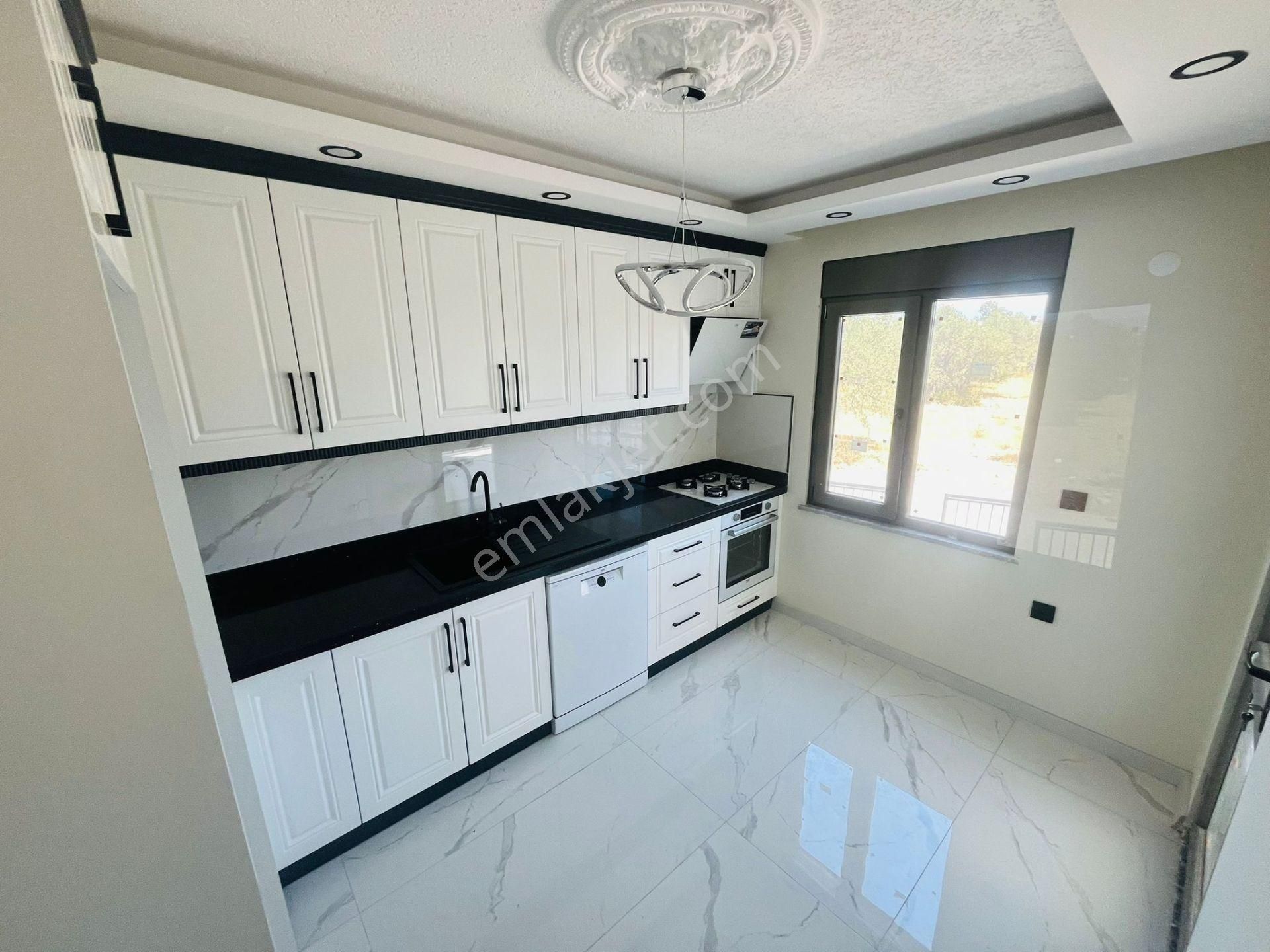 Yüksel'den Güre'de Satılık Ayrı Mutfaklı Geniş Teraslı Ultra Lüks 4+1'villa - Görsel 6