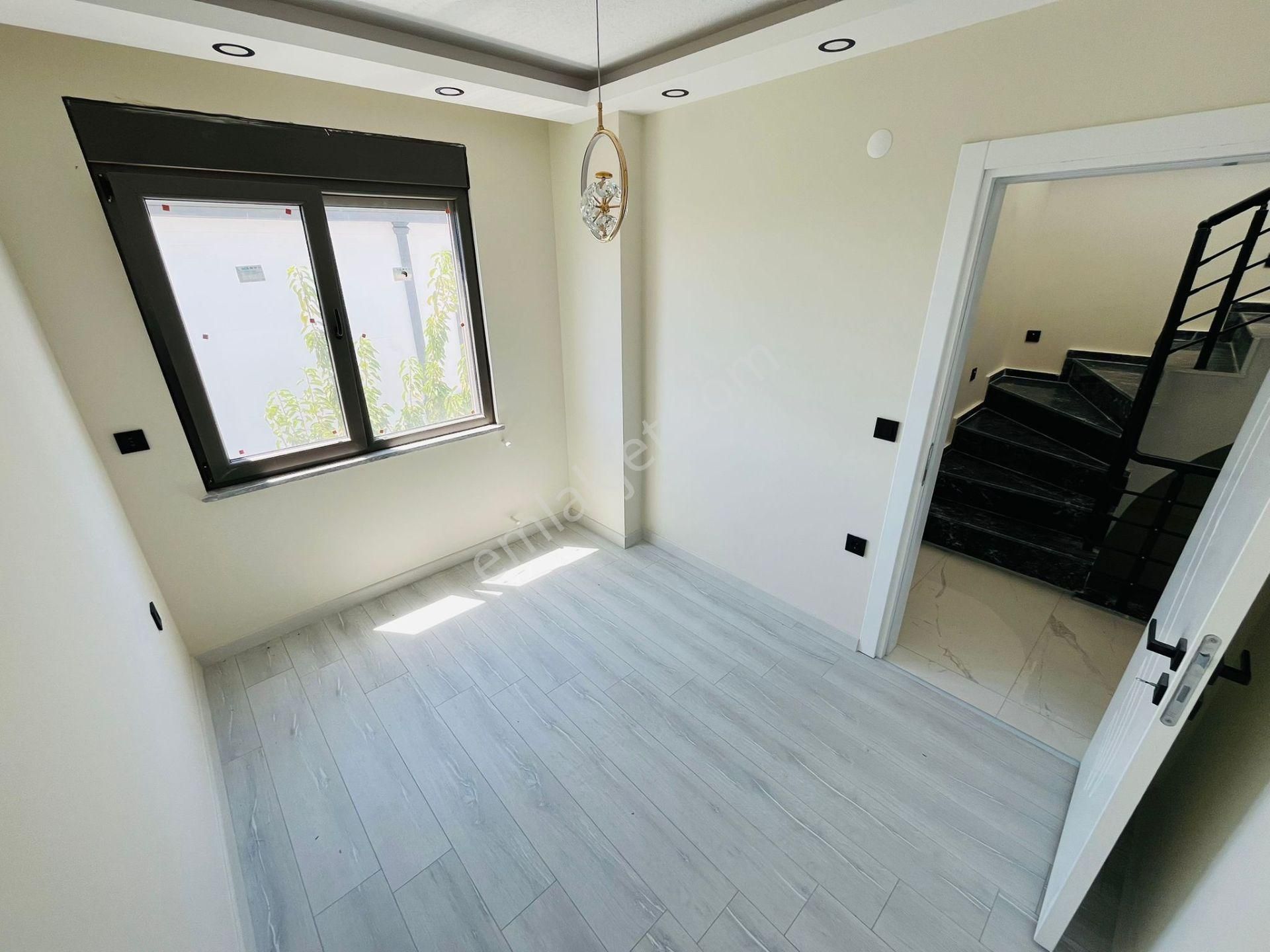 Yüksel'den Güre'de Satılık Ayrı Mutfaklı Geniş Teraslı Ultra Lüks 4+1'villa - Görsel 18