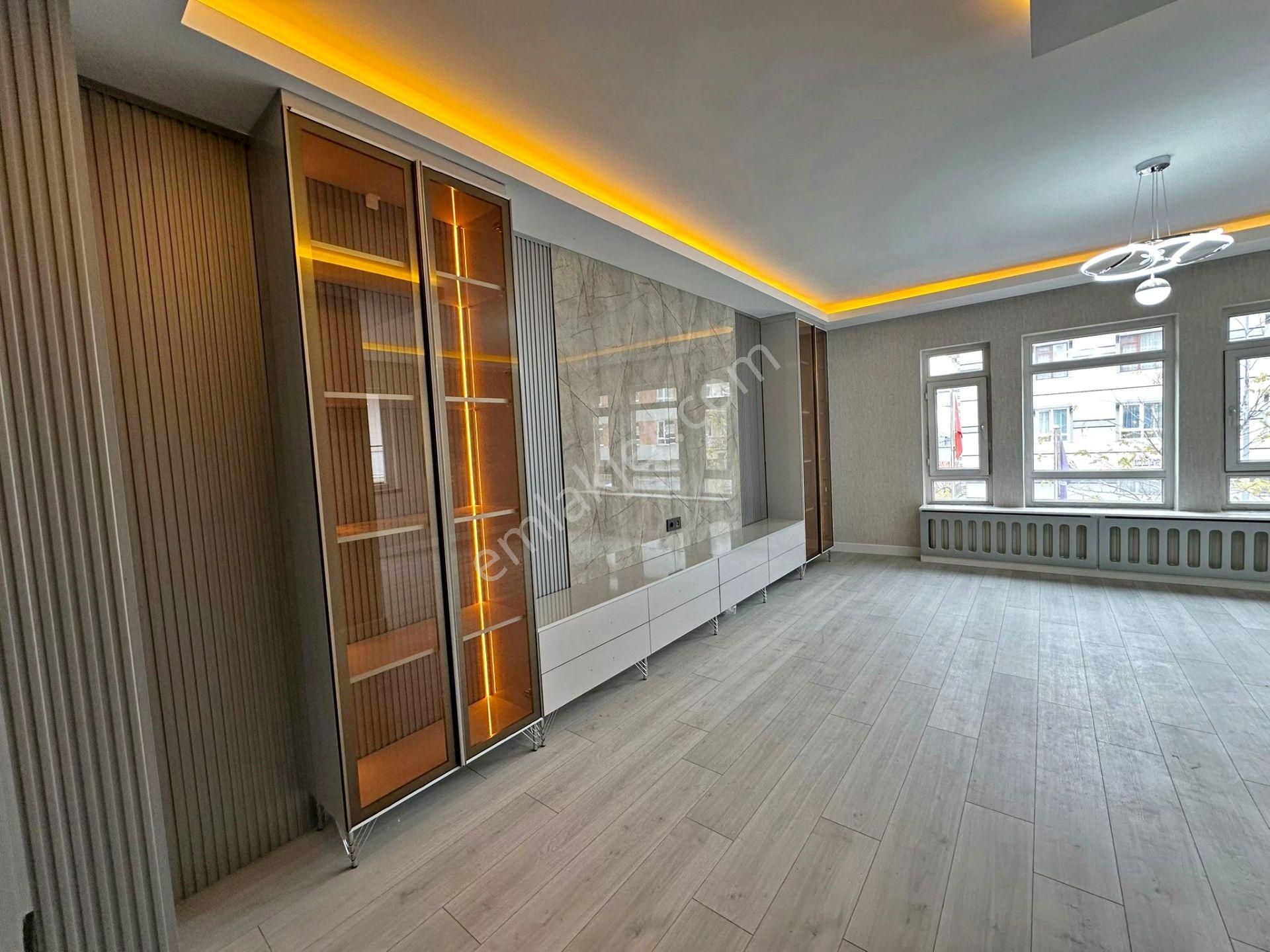 Relax'tan Ayvalı'da Ful Yapılı Ultra Lüx 1.katta 3+1 - Görsel 6