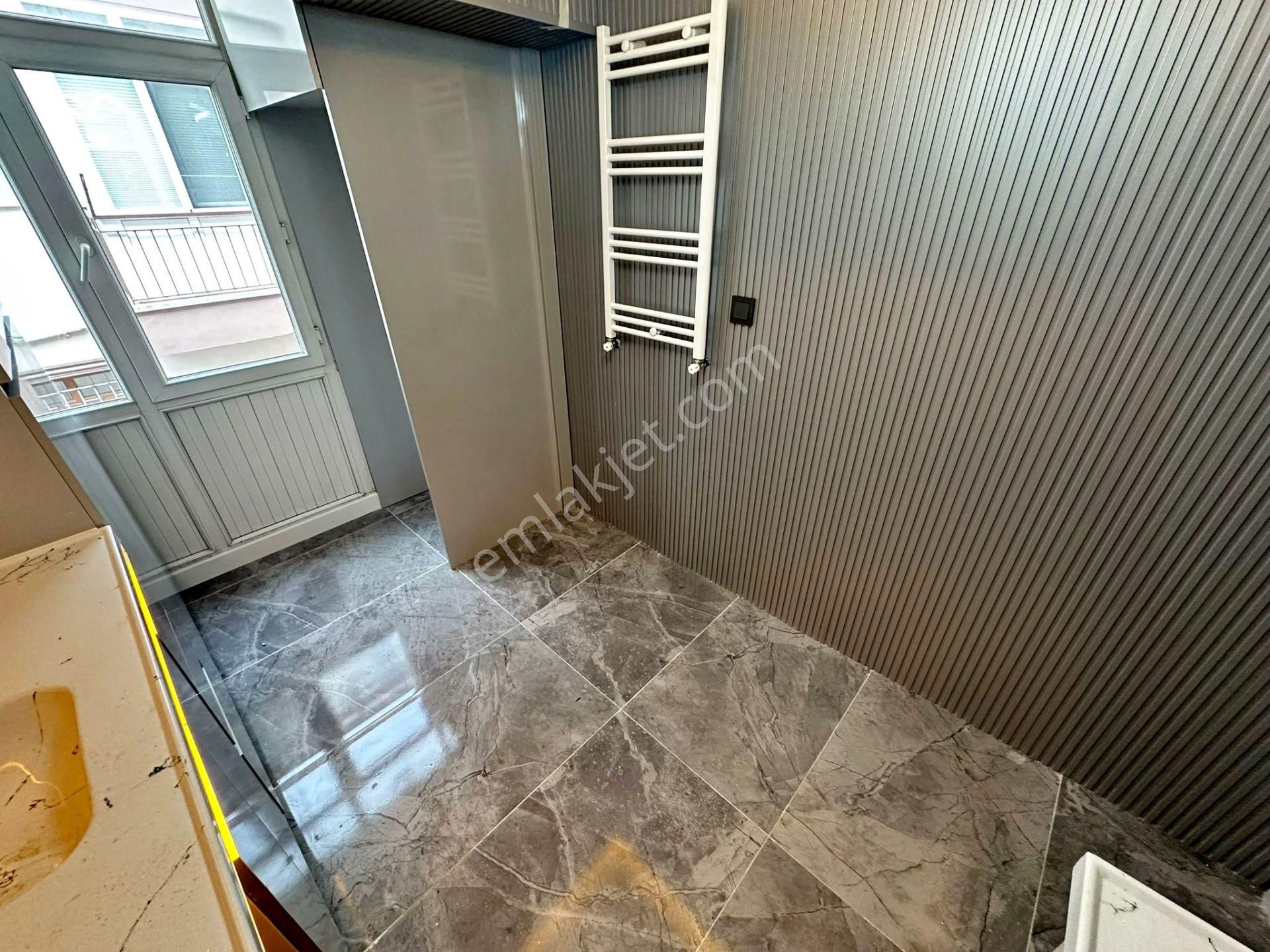 Relax'tan Ayvalı'da Ful Yapılı Ultra Lüx 1.katta 3+1 - Görsel 18