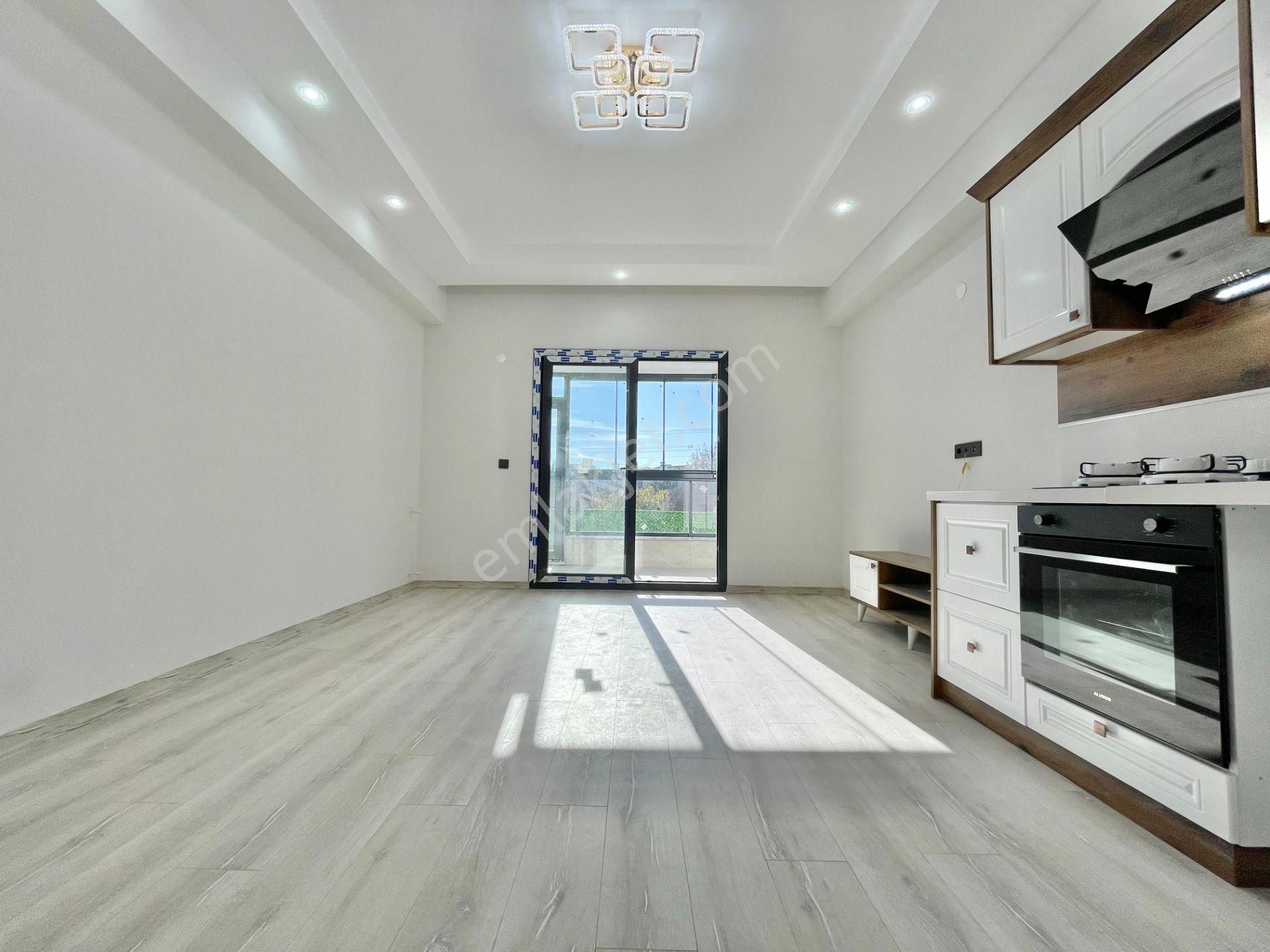 Berkay Demirel'den Zeytinlide Bahçe Kullanımlı Sıfır 2+1 Daire