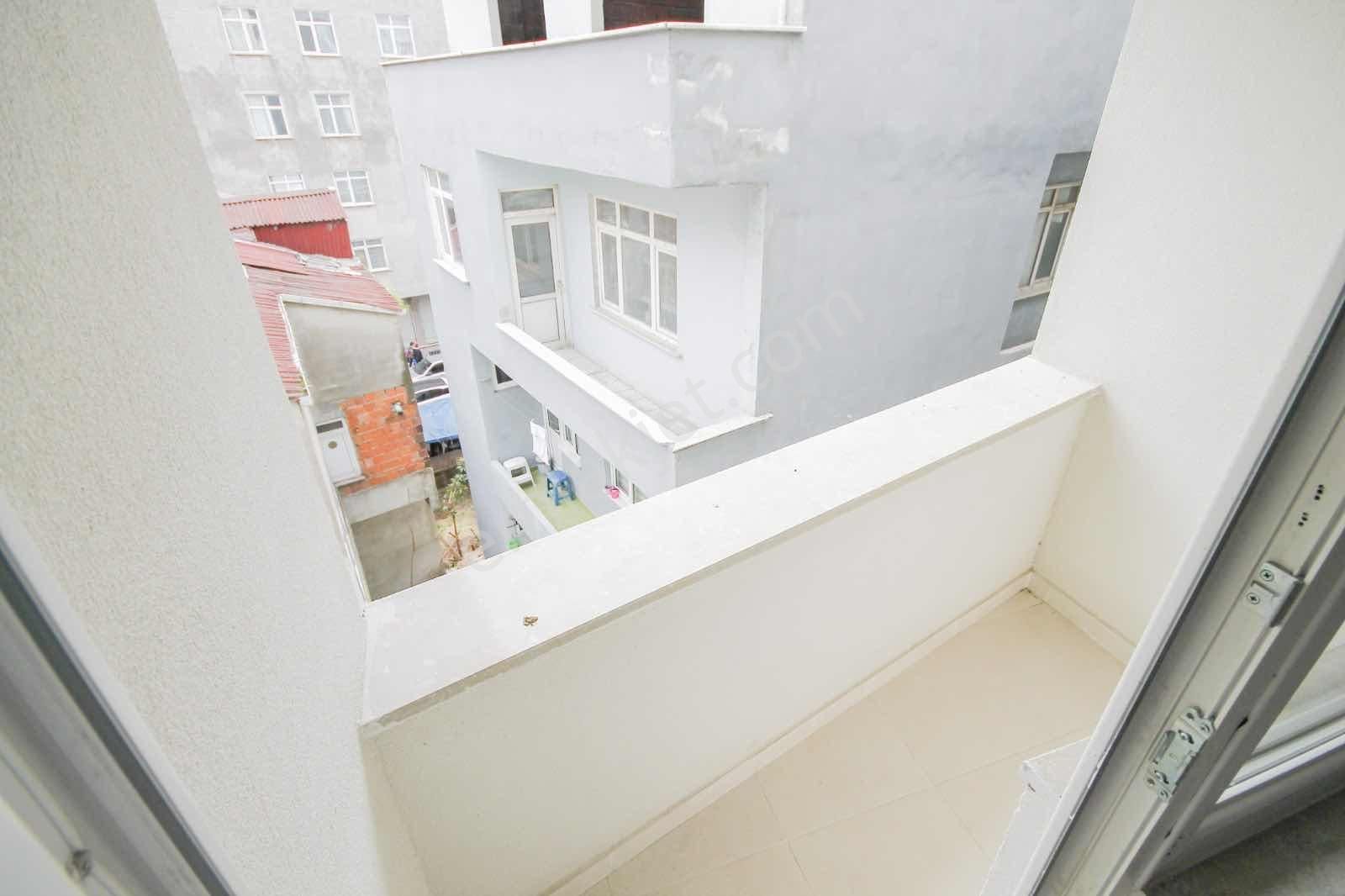 Bağcılar Güneşli'de Belediye Yakınında 2 Yıllık 4+2 Geniş Daire - Görsel 6