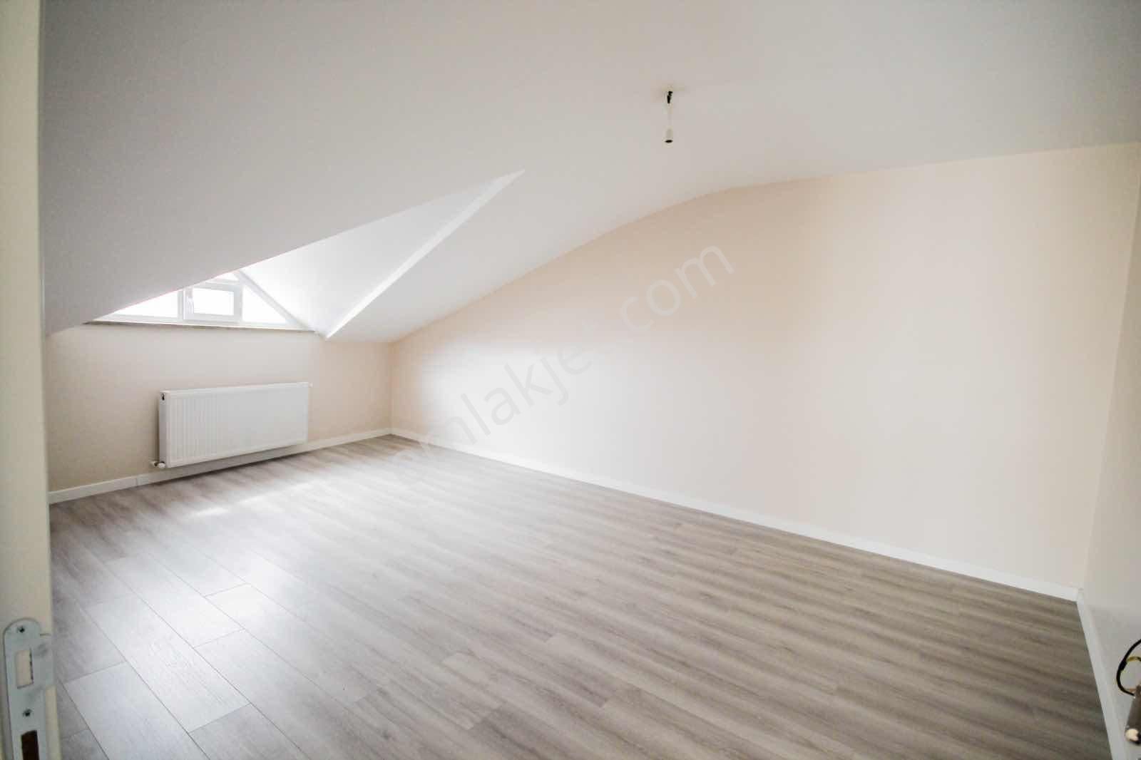 Bağcılar Güneşli'de Belediye Yakınında 2 Yıllık 4+2 Geniş Daire - Görsel 15