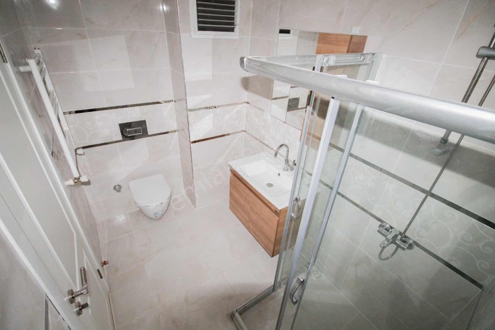 Bağcılar Güneşli'de Belediye Yakınında 2 Yıllık 4+2 Geniş Daire - Görsel 9