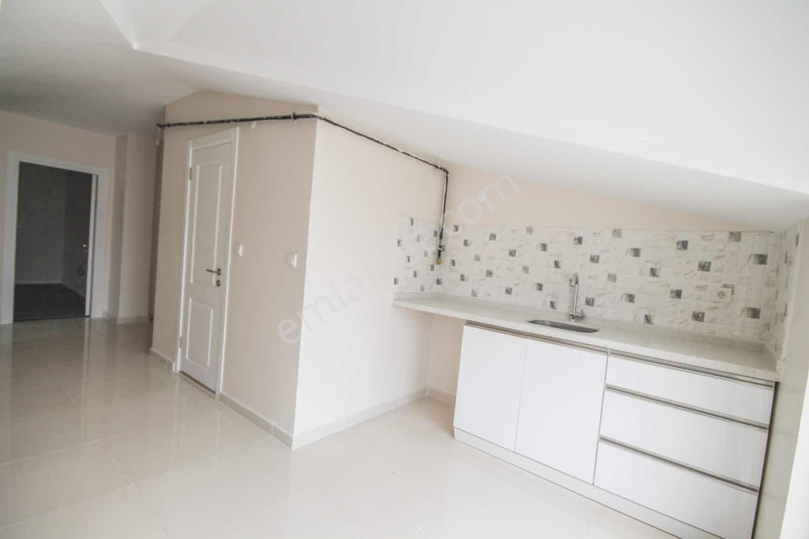 Bağcılar Güneşli'de Belediye Yakınında 2 Yıllık 4+2 Geniş Daire - Görsel 23