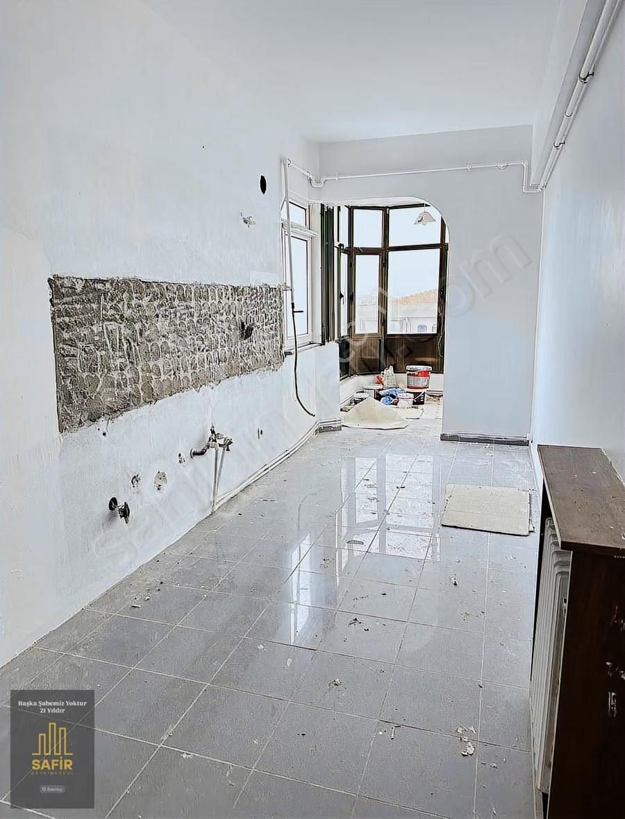 Bahçelievler'de Matay Bloklarında Satılık 140m2 Arakat Daire - Görsel 3