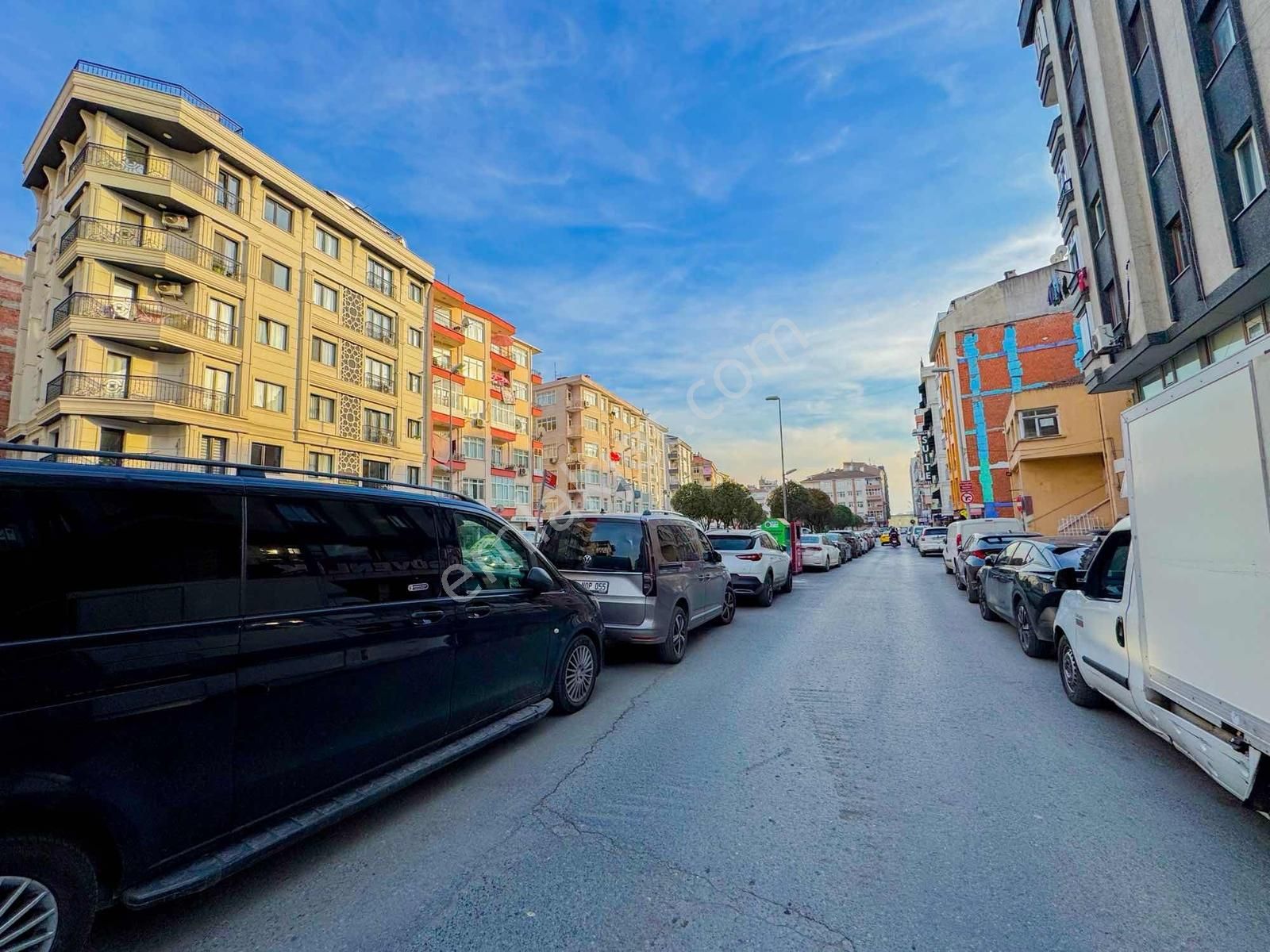 Fetih Caddesi Ve Mithatpaşa Caddesi Yakını Sıfır 90m2 Dükkan - Görsel 3