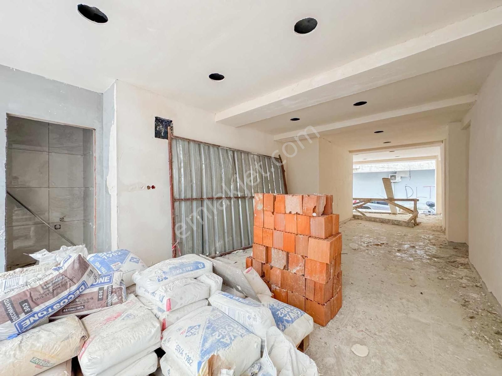 Fetih Caddesi Ve Mithatpaşa Caddesi Yakını Sıfır 90m2 Dükkan - Görsel 10