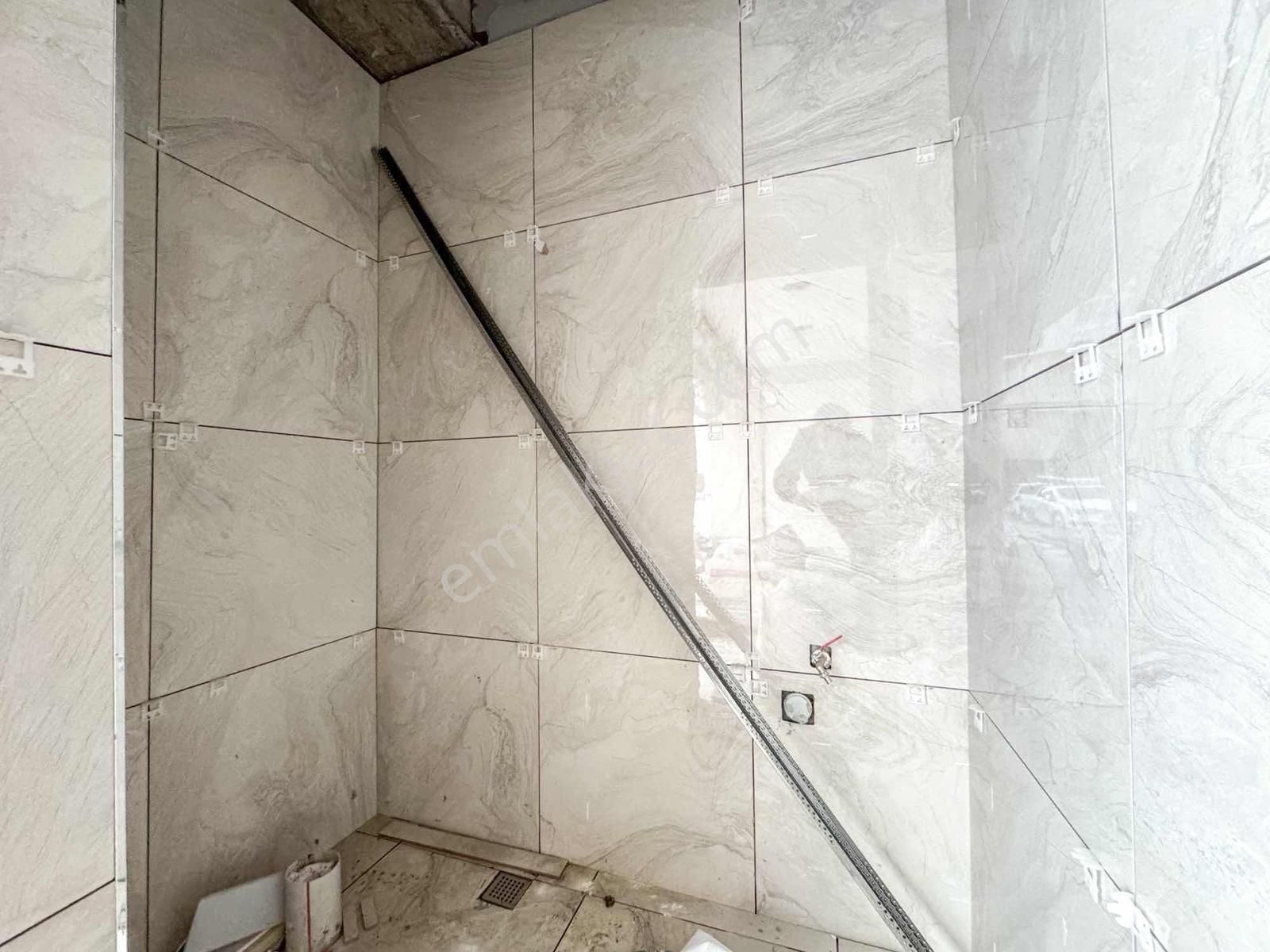 Fetih Caddesi Ve Mithatpaşa Caddesi Yakını Sıfır 90m2 Dükkan - Görsel 14