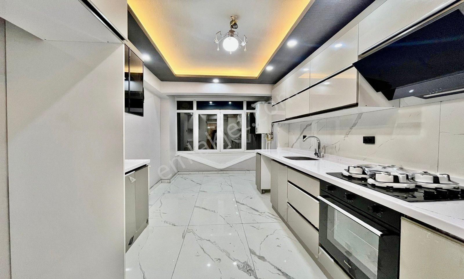 Bademlik Cadde Dibi 3+1 Ultra Lux Yapı'lı 1. Katta Ön Cephe Acil - Görsel 21